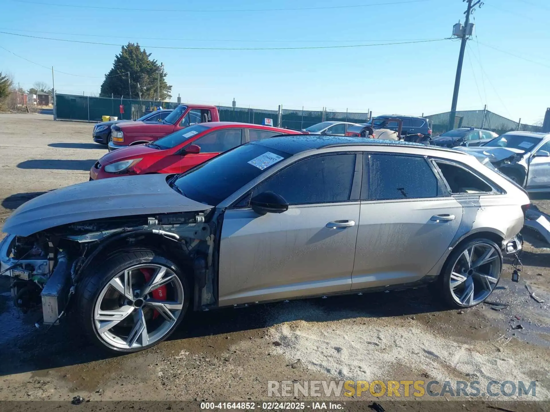 15 fotografías del automóvil dañado WUA1CBF23NN902140 AUDI RS 6 AVANT 2022