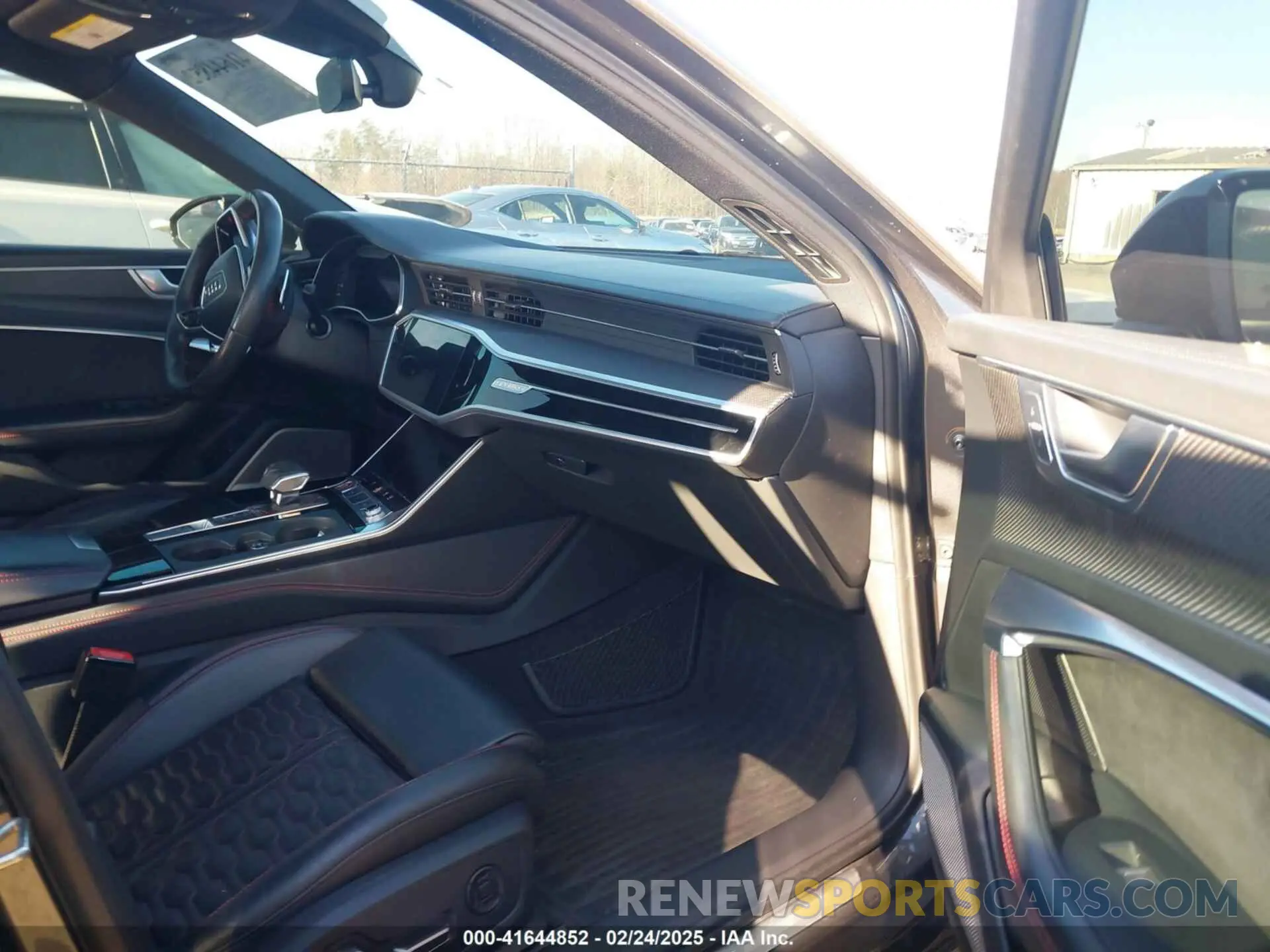 5 fotografías del automóvil dañado WUA1CBF23NN902140 AUDI RS 6 AVANT 2022