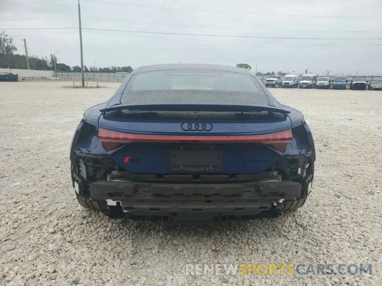 6 fotografías del automóvil dañado WAUBHBFW1P7903684 AUDI RS E-TRON 2023