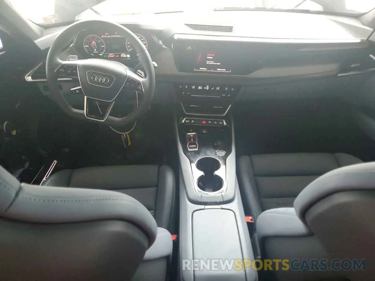 8 fotografías del automóvil dañado WAUBHBFW1P7903684 AUDI RS E-TRON 2023