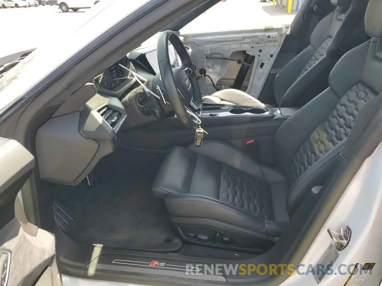 7 fotografías del automóvil dañado WAUBHBFW4P7902528 AUDI RS E-TRON 2023