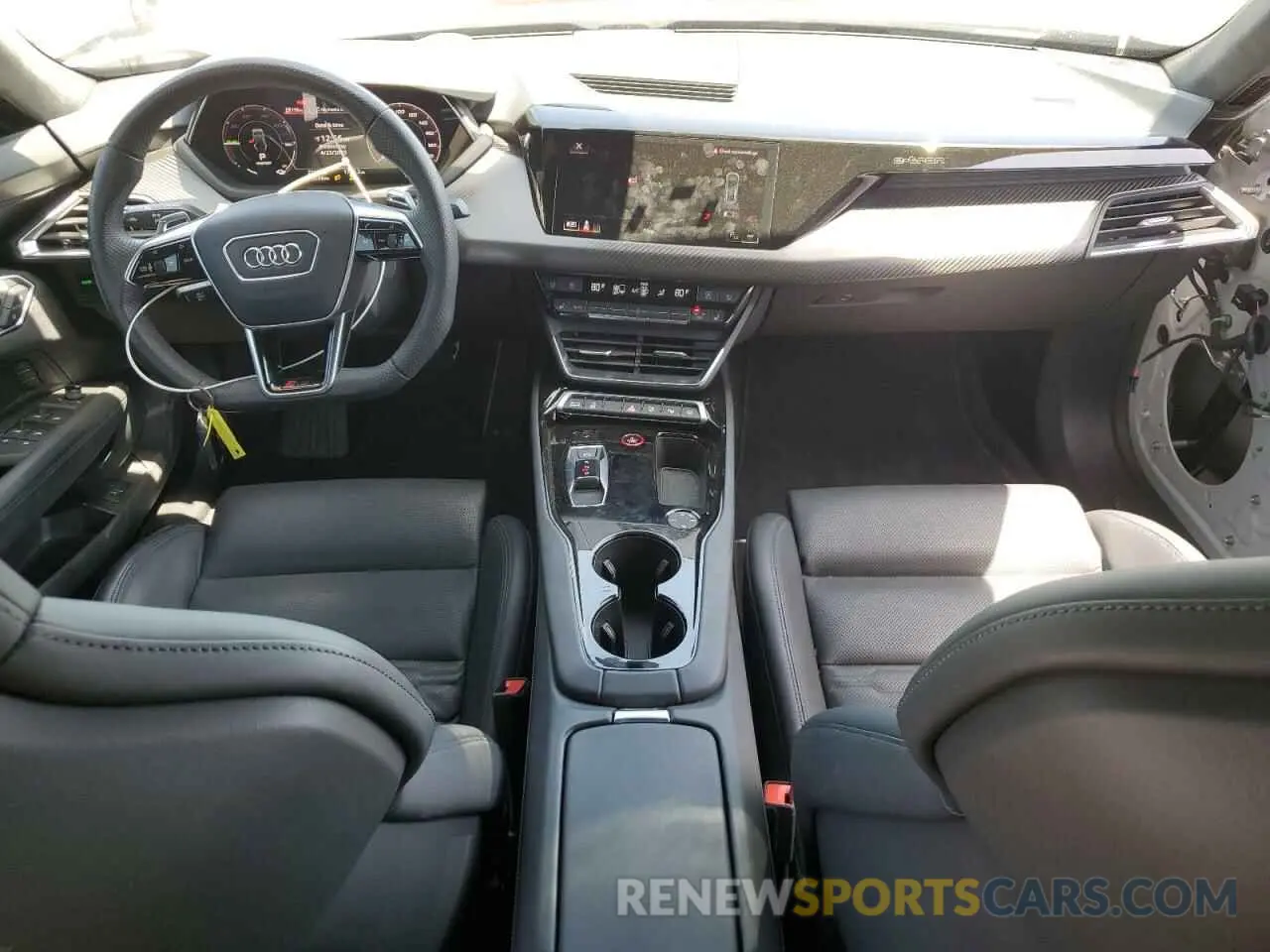 8 fotografías del automóvil dañado WAUBHBFW4P7902528 AUDI RS E-TRON 2023