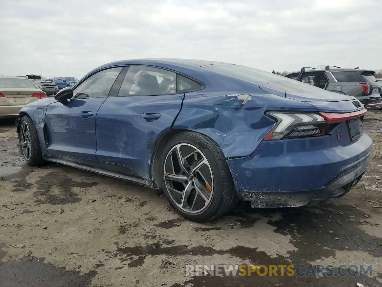 2 fotografías del automóvil dañado WAUBHBFW7P7903740 AUDI RS E-TRON 2023