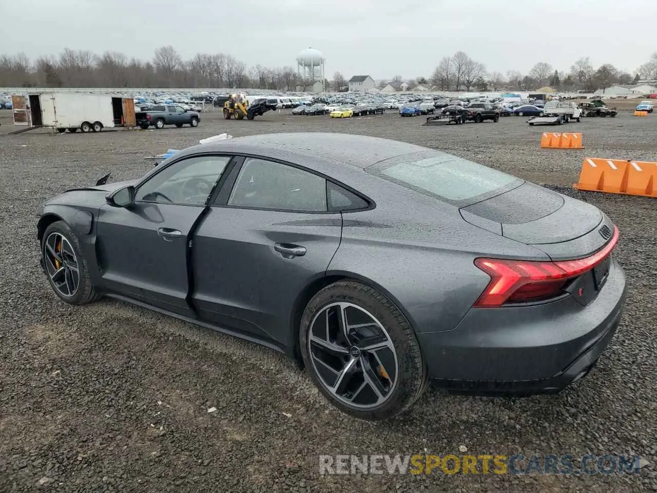 2 fotografías del automóvil dañado WAUBHBFWXR7901726 AUDI RS E-TRON 2024