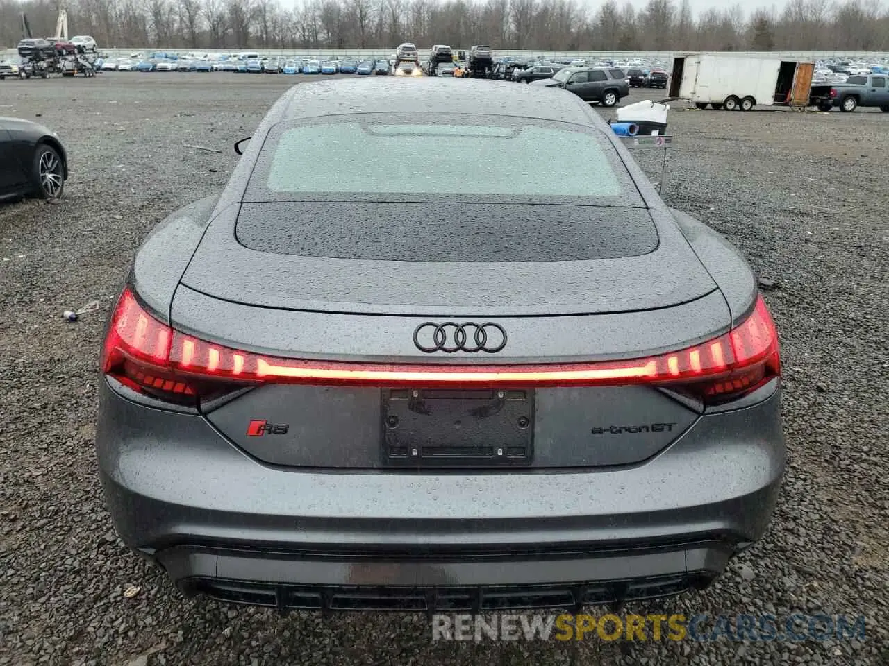 6 fotografías del automóvil dañado WAUBHBFWXR7901726 AUDI RS E-TRON 2024