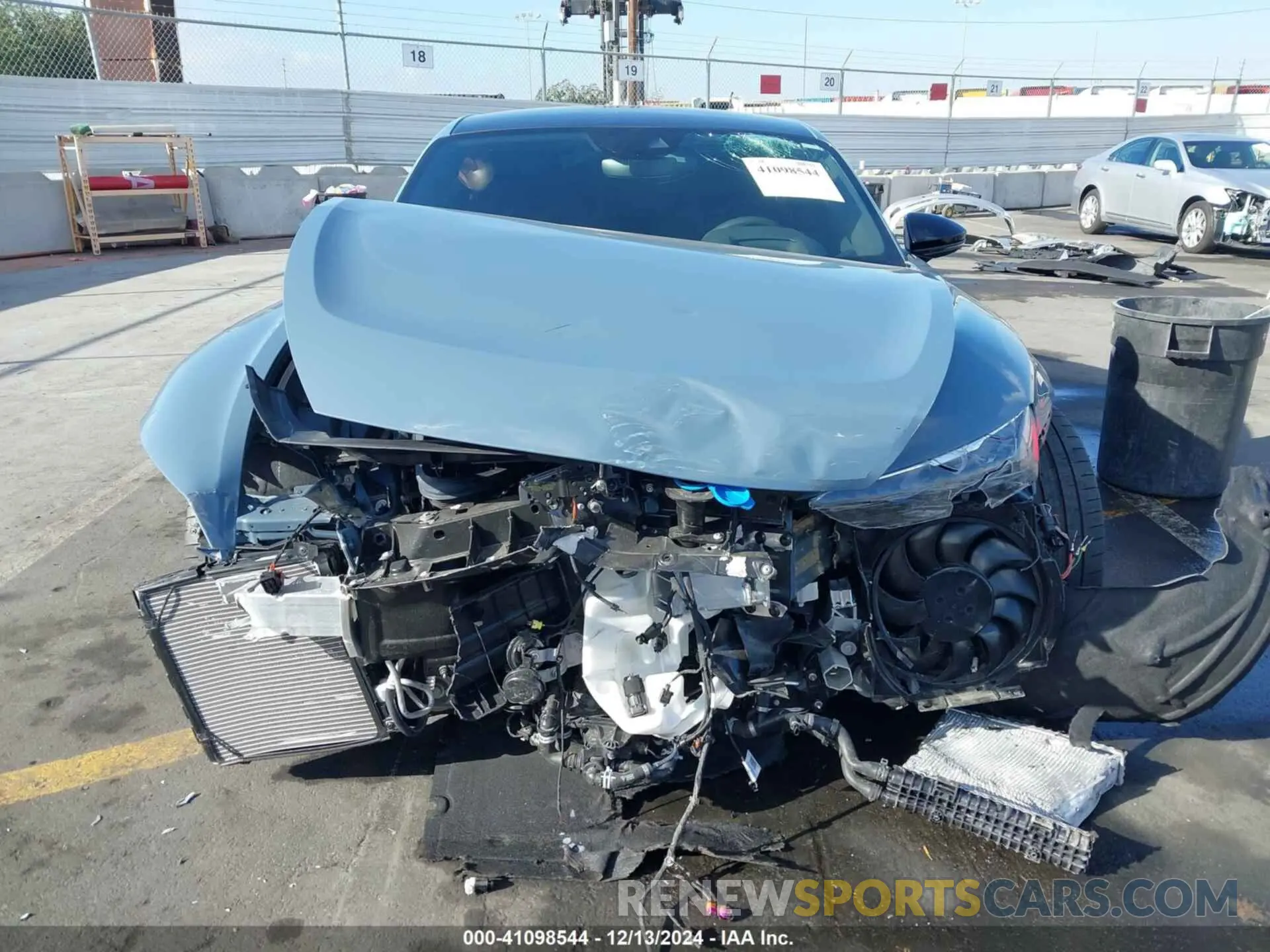 12 fotografías del automóvil dañado WAUBHBFWXP7903277 AUDI RS E-TRON GT 2023