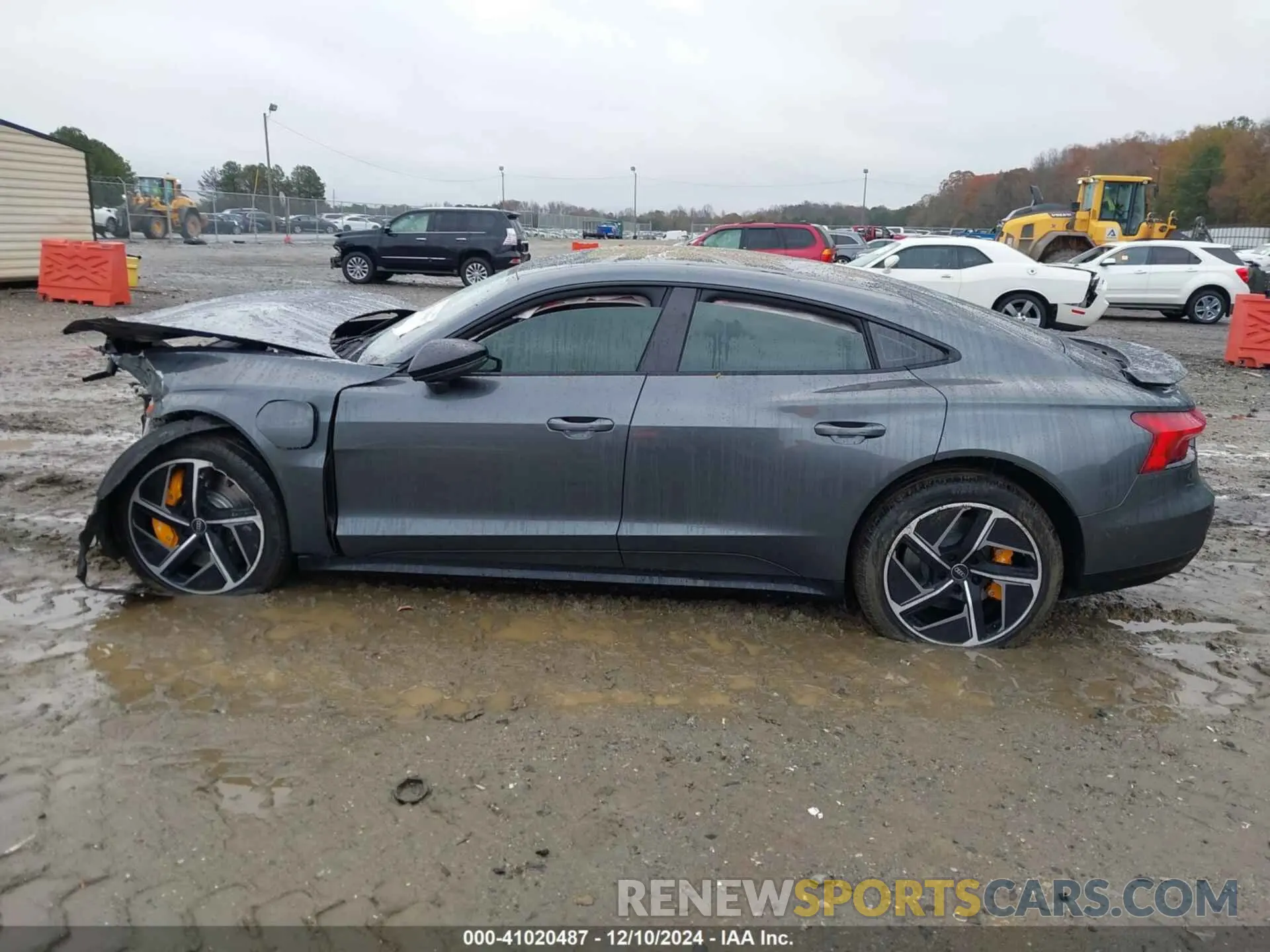 14 fotografías del automóvil dañado WAUBHBFWXP7903392 AUDI RS E-TRON GT 2023