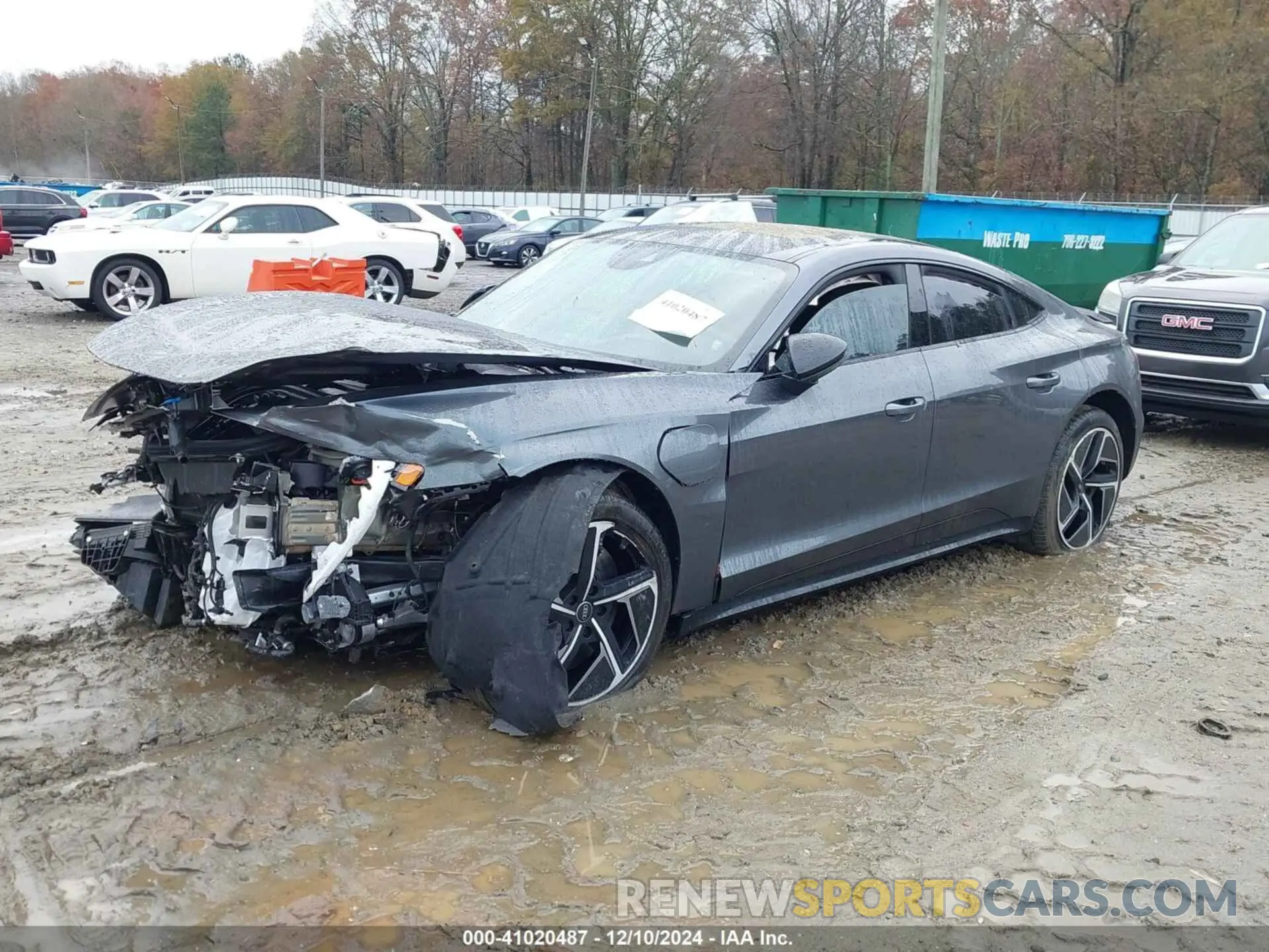 2 fotografías del automóvil dañado WAUBHBFWXP7903392 AUDI RS E-TRON GT 2023