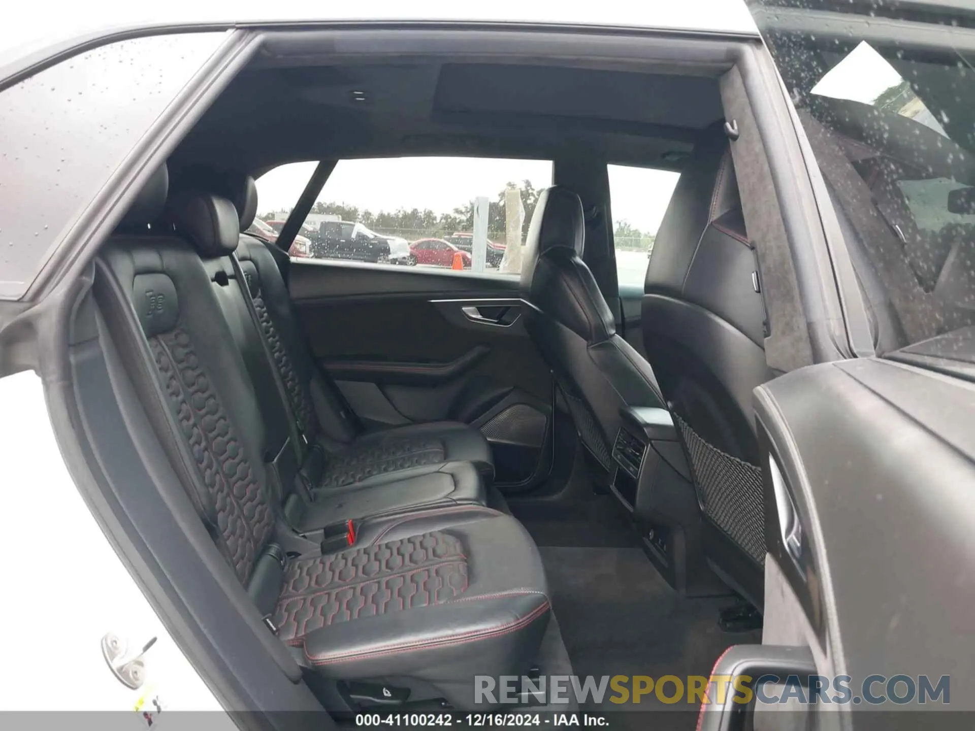 8 fotografías del automóvil dañado WU1ARBF14MD011235 AUDI RS Q8 2021