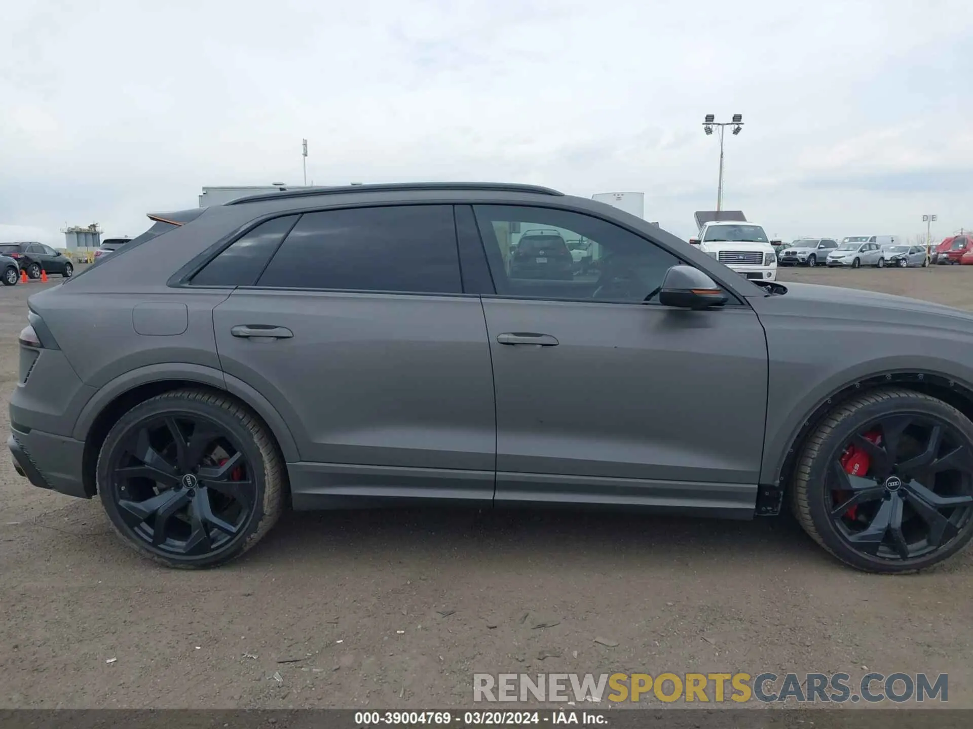 14 fotografías del automóvil dañado WU1ARBF16ND010492 AUDI RS Q8 2022