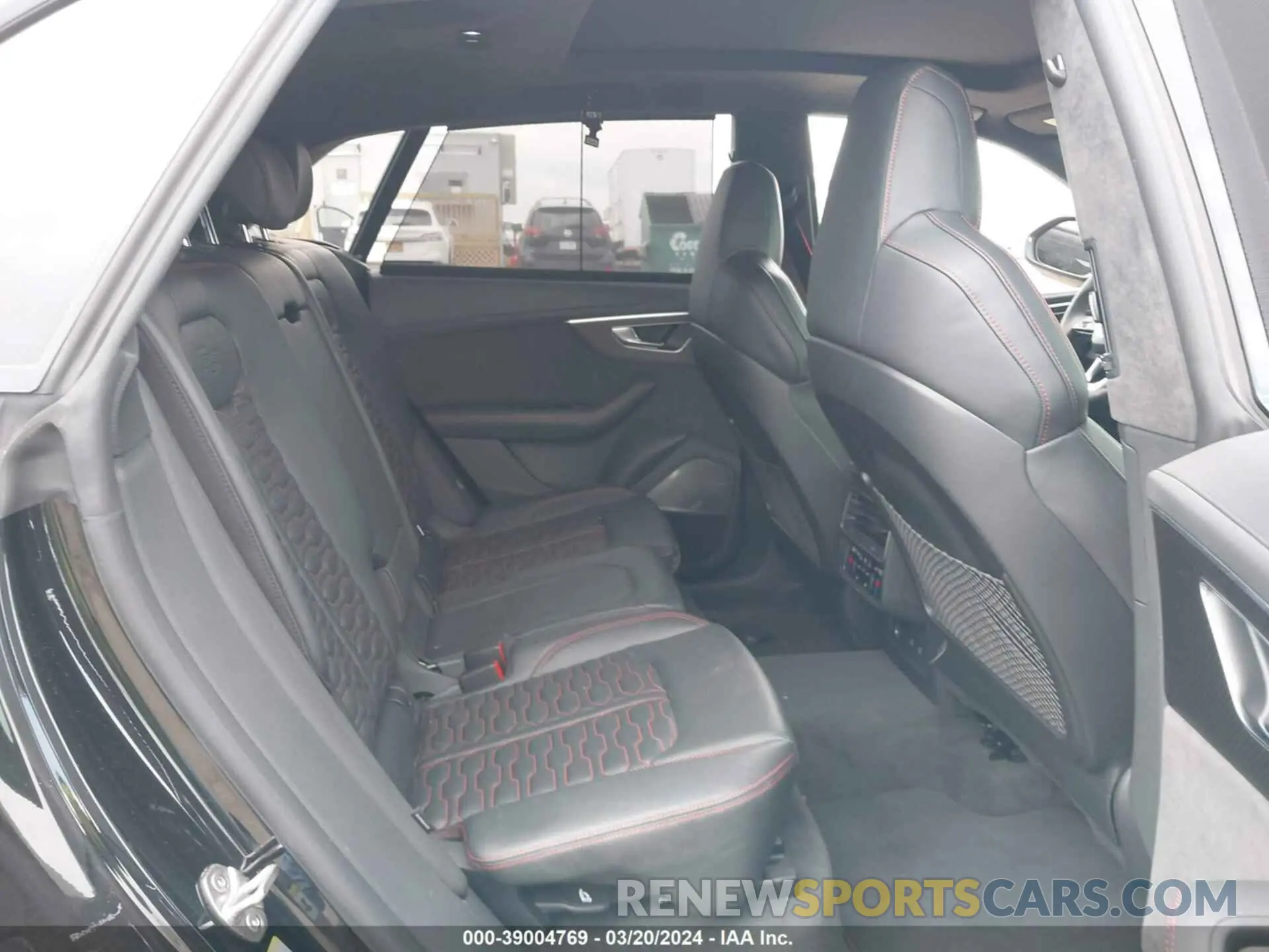 8 fotografías del automóvil dañado WU1ARBF16ND010492 AUDI RS Q8 2022