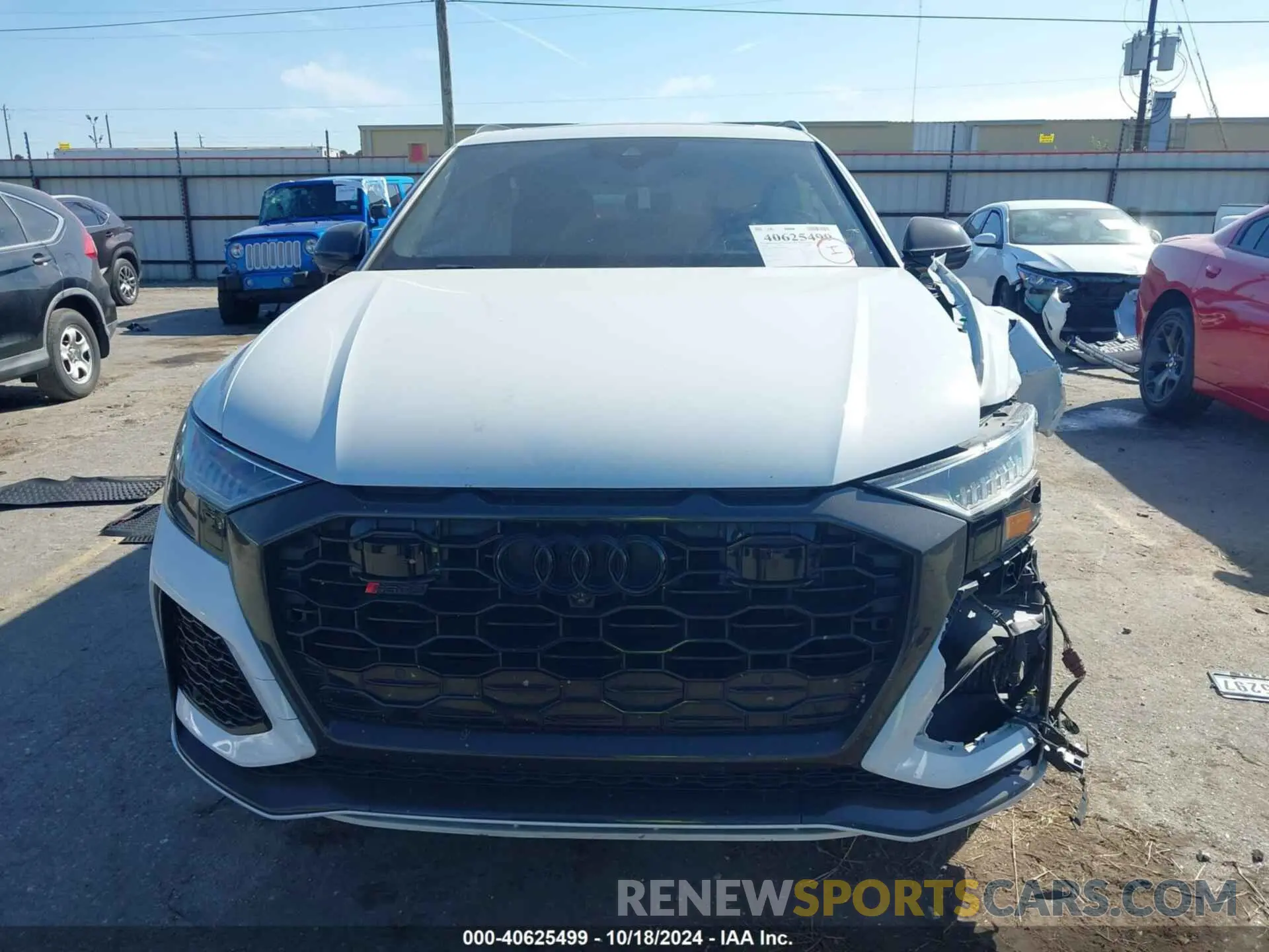13 fotografías del automóvil dañado WU1ARBF17ND008377 AUDI RS Q8 2022