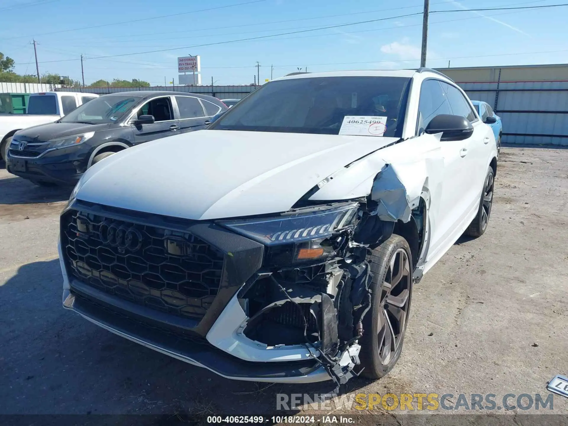 2 fotografías del automóvil dañado WU1ARBF17ND008377 AUDI RS Q8 2022
