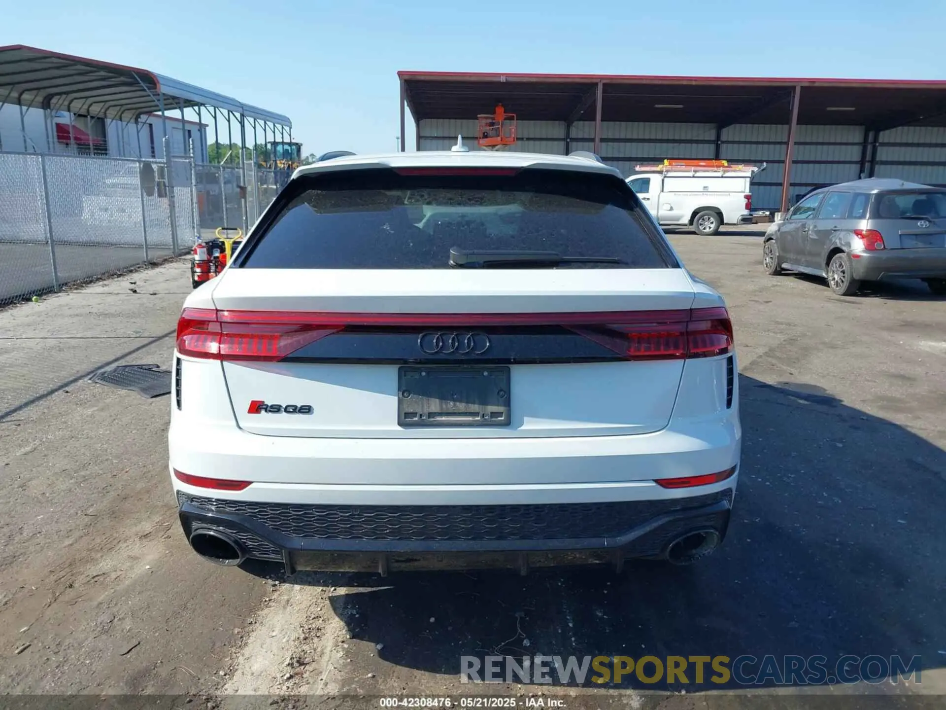 16 fotografías del automóvil dañado WU1ARBF18ND025883 AUDI RS Q8 2022