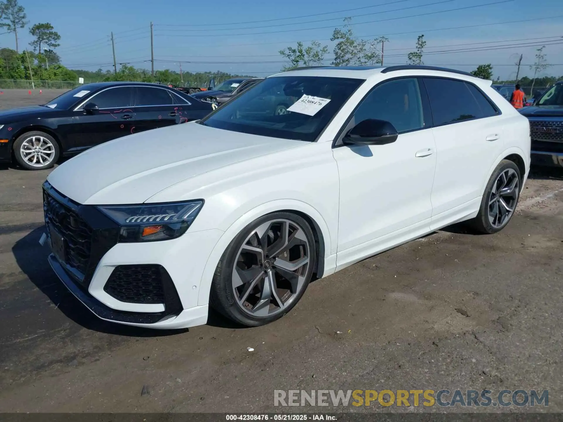 2 fotografías del automóvil dañado WU1ARBF18ND025883 AUDI RS Q8 2022