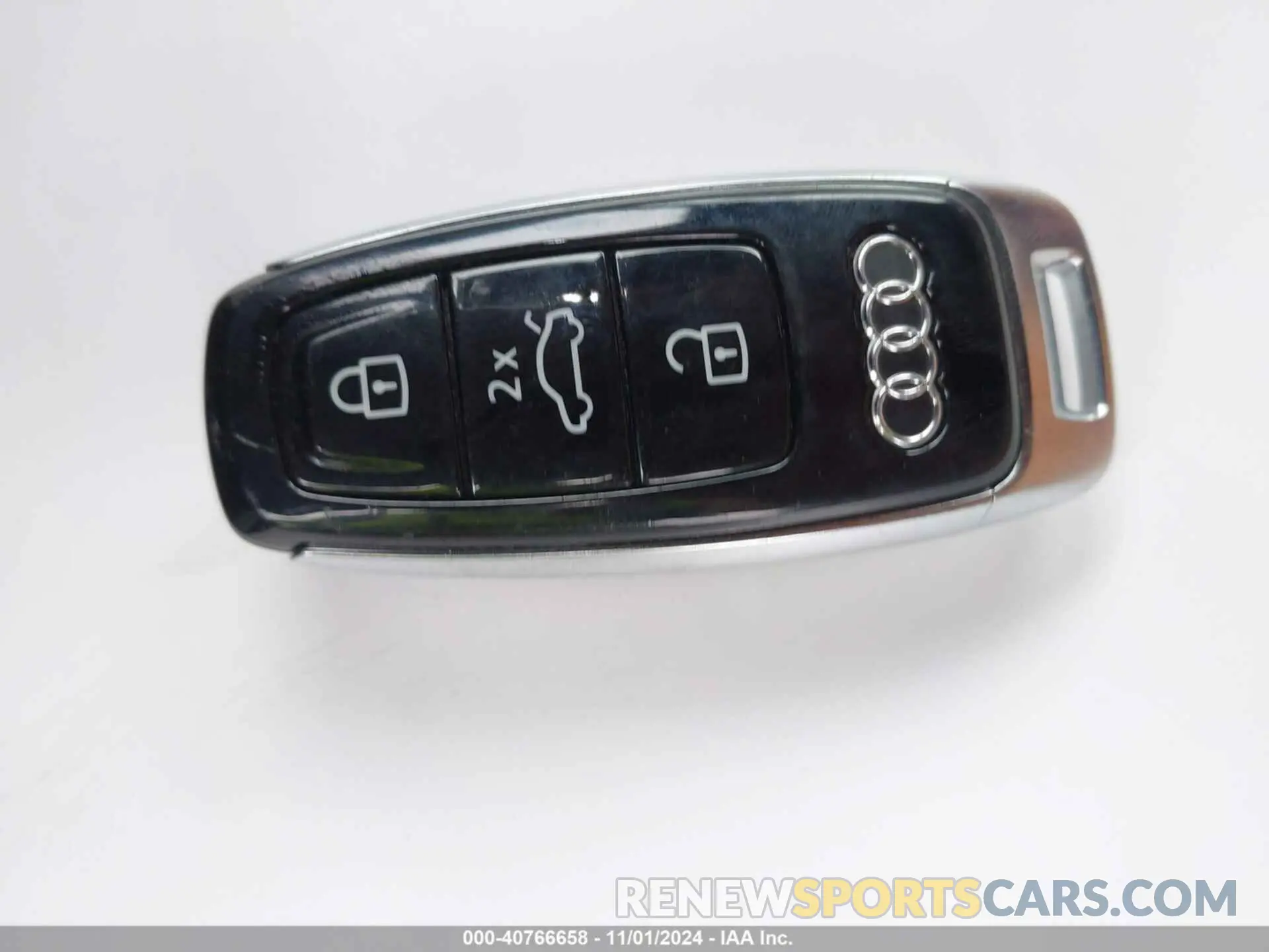 11 fotografías del automóvil dañado WU1ARBF15RD016001 AUDI RS Q8 2024