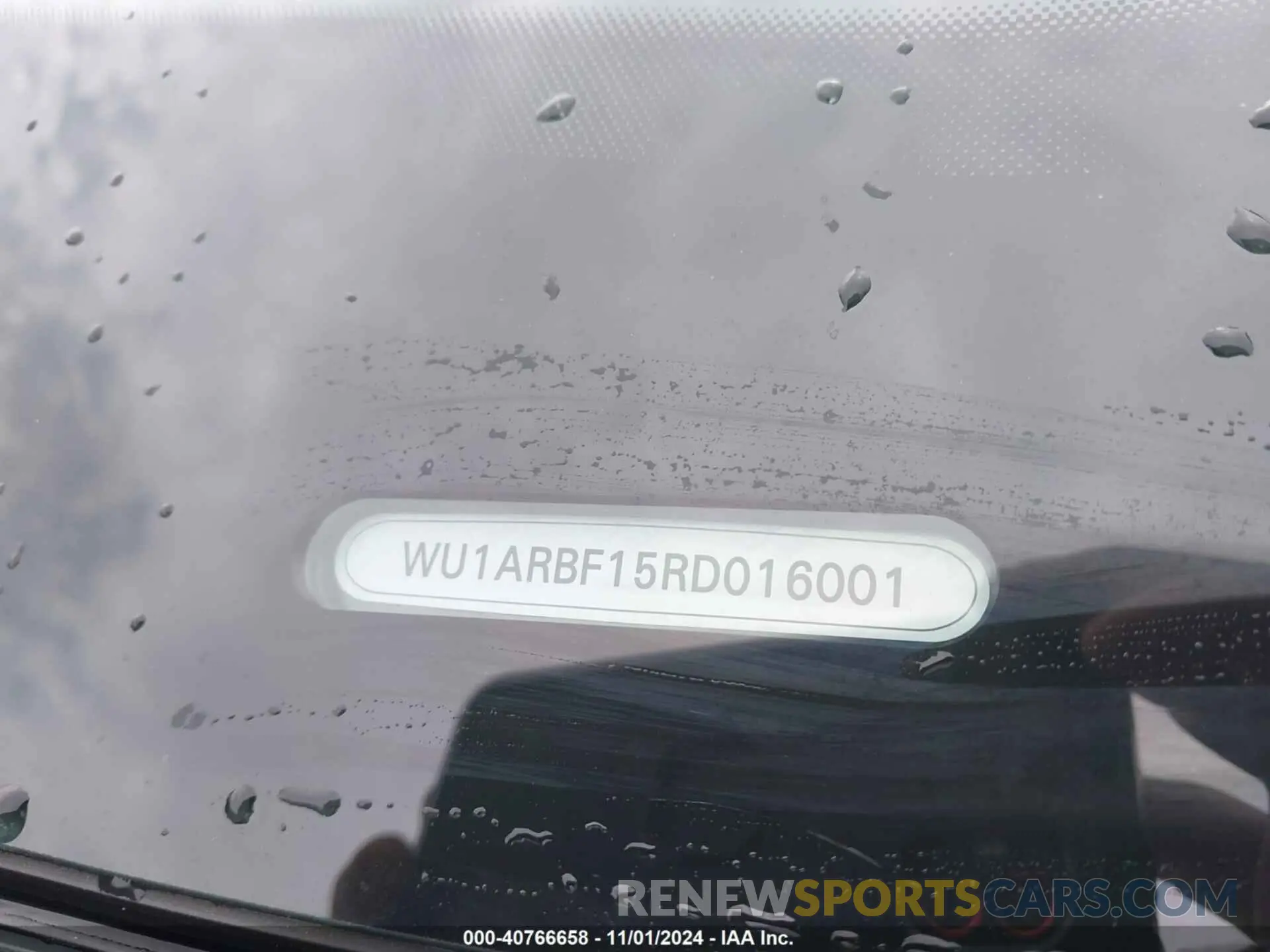 9 fotografías del automóvil dañado WU1ARBF15RD016001 AUDI RS Q8 2024