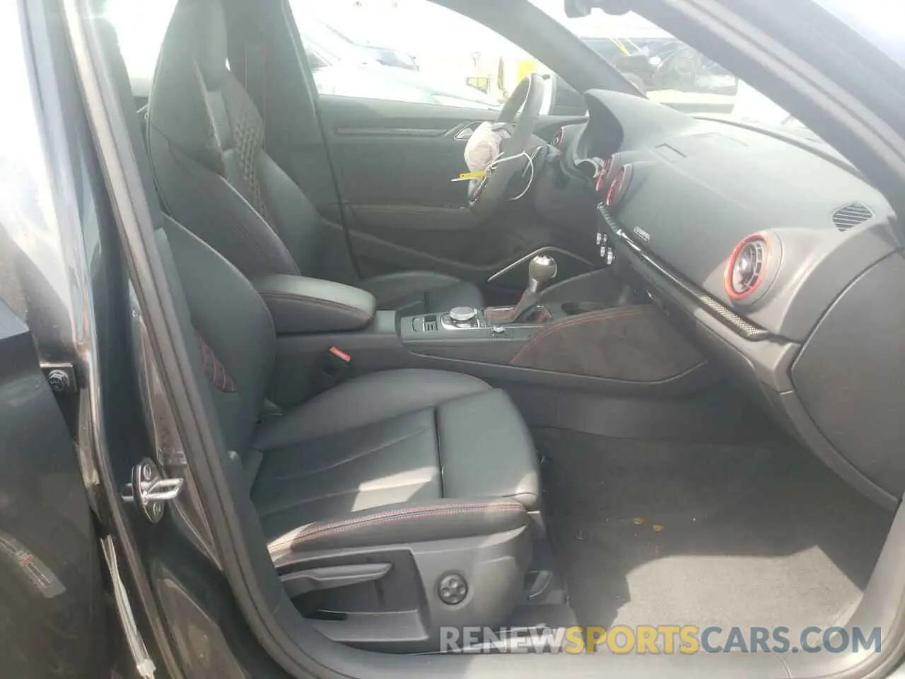 5 fotografías del automóvil dañado WUABWGFF5KA905328 AUDI RS3 2019