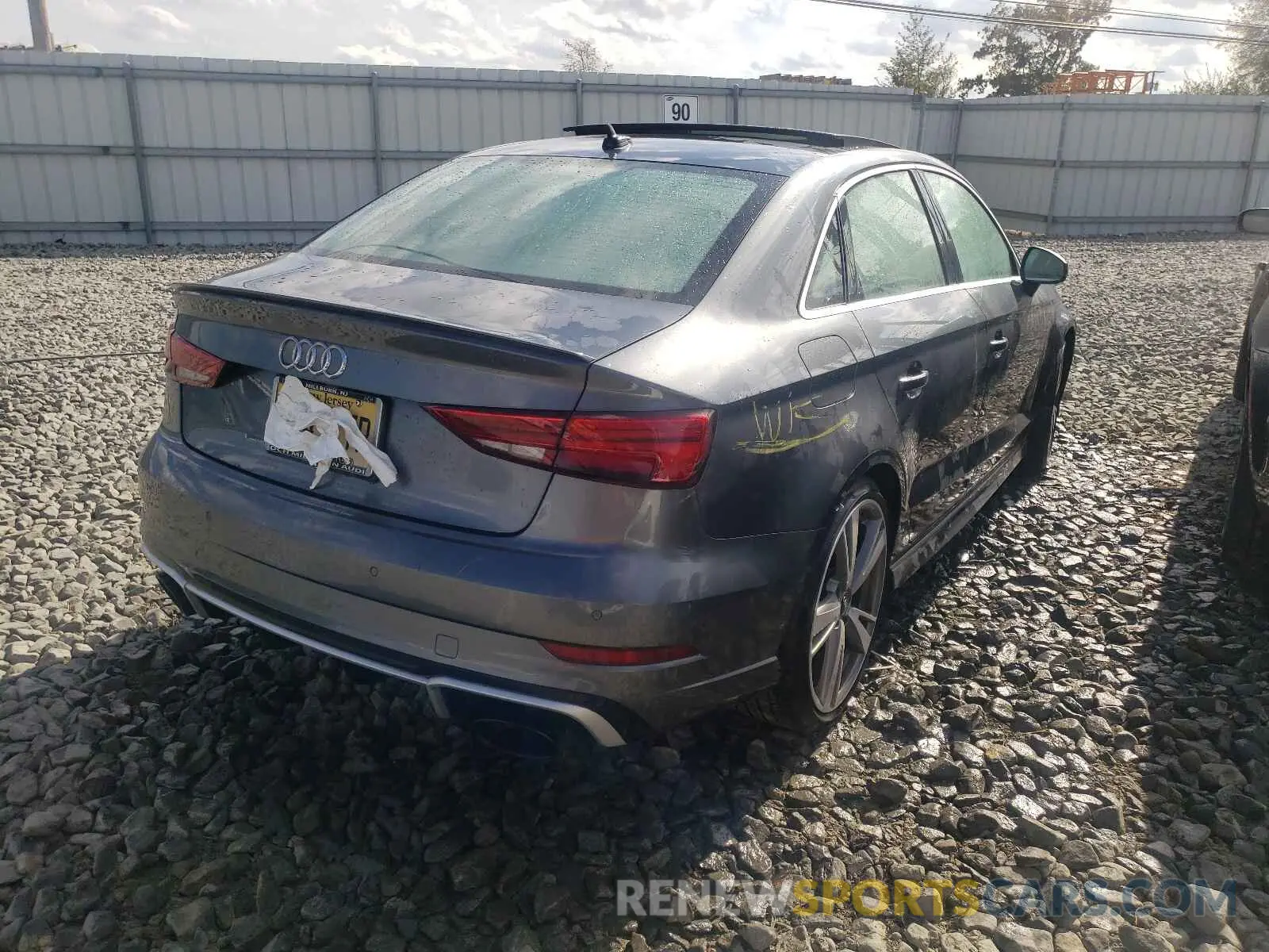 4 fotografías del automóvil dañado WUABWGFFXKA900285 AUDI RS3 2019