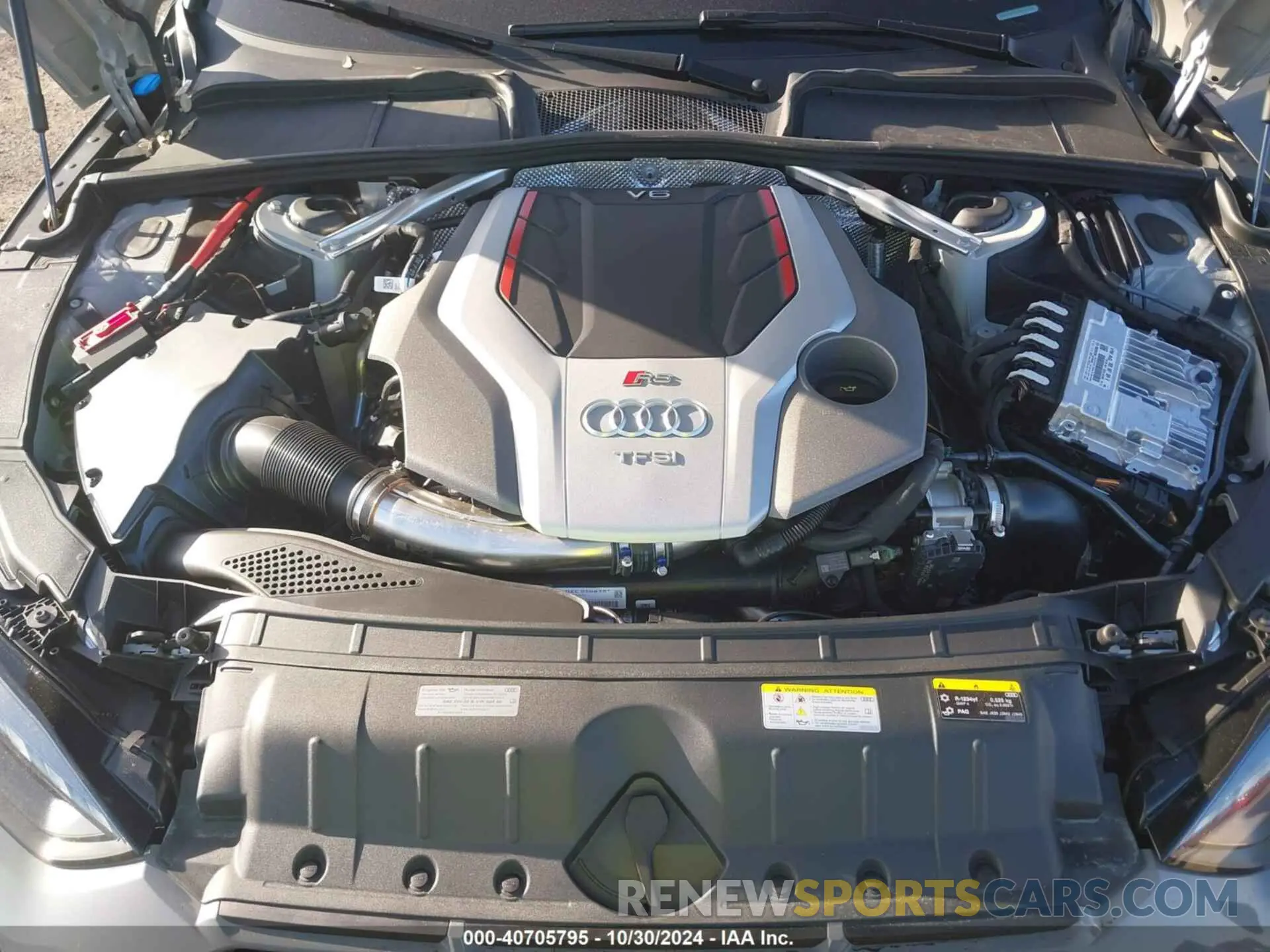 10 fotografías del automóvil dañado WUAAWCF5XRA902589 AUDI RS5 2024