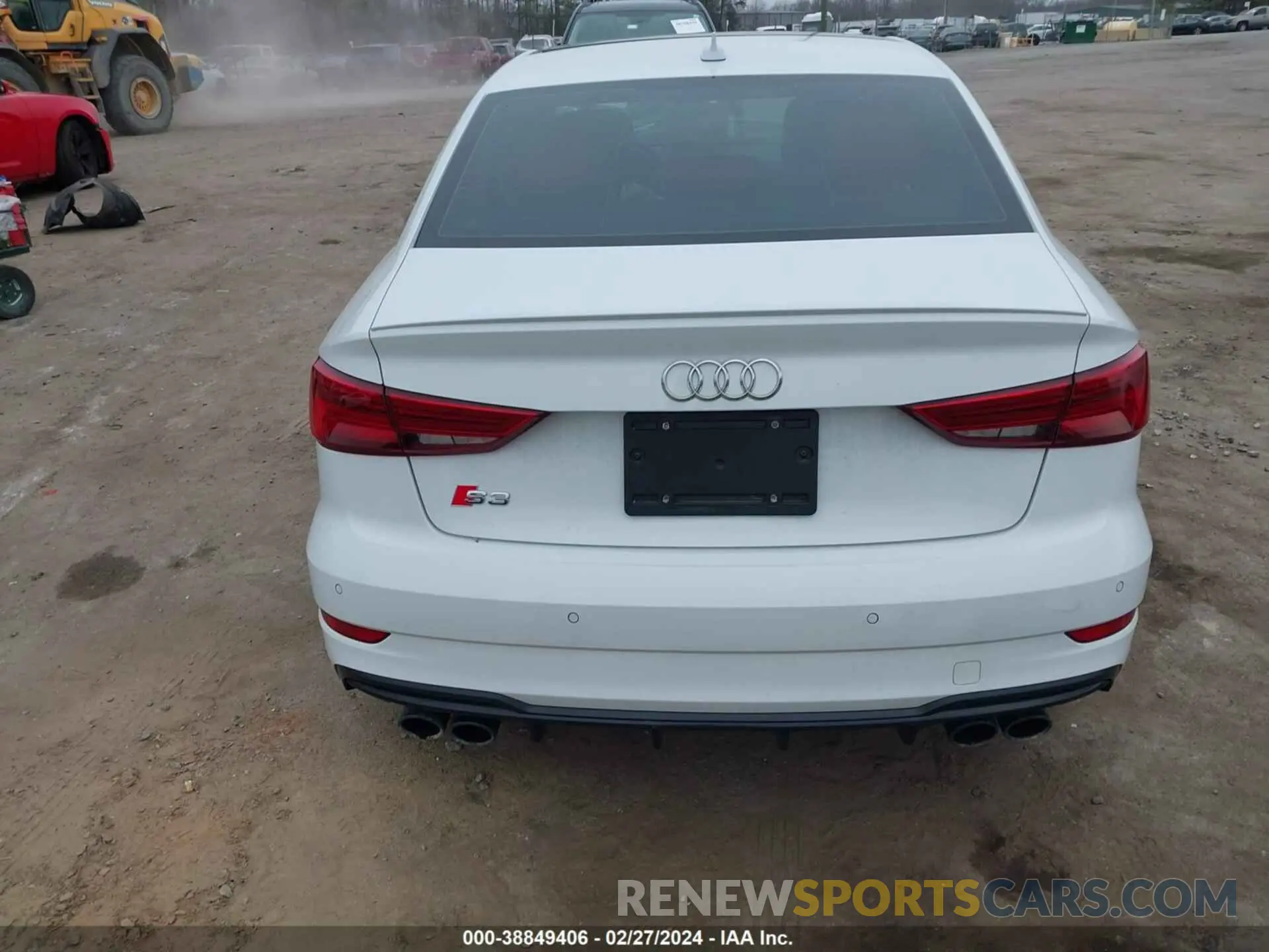 16 fotografías del automóvil dañado WAUB1GFF4J1012560 AUDI S3 2018