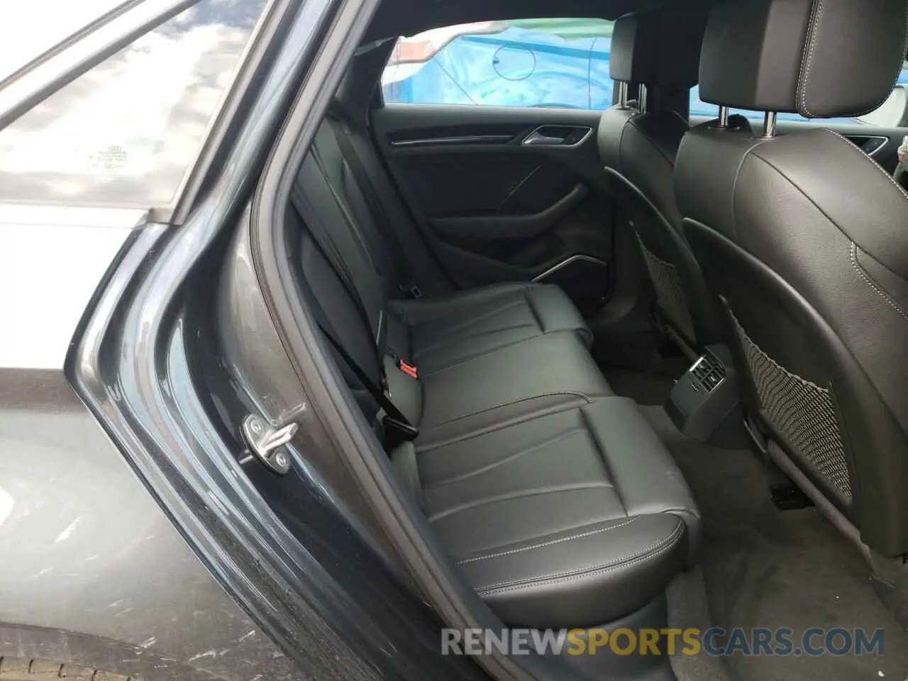 6 fotografías del automóvil dañado WAUB1GFF0K1024173 AUDI S3 2019