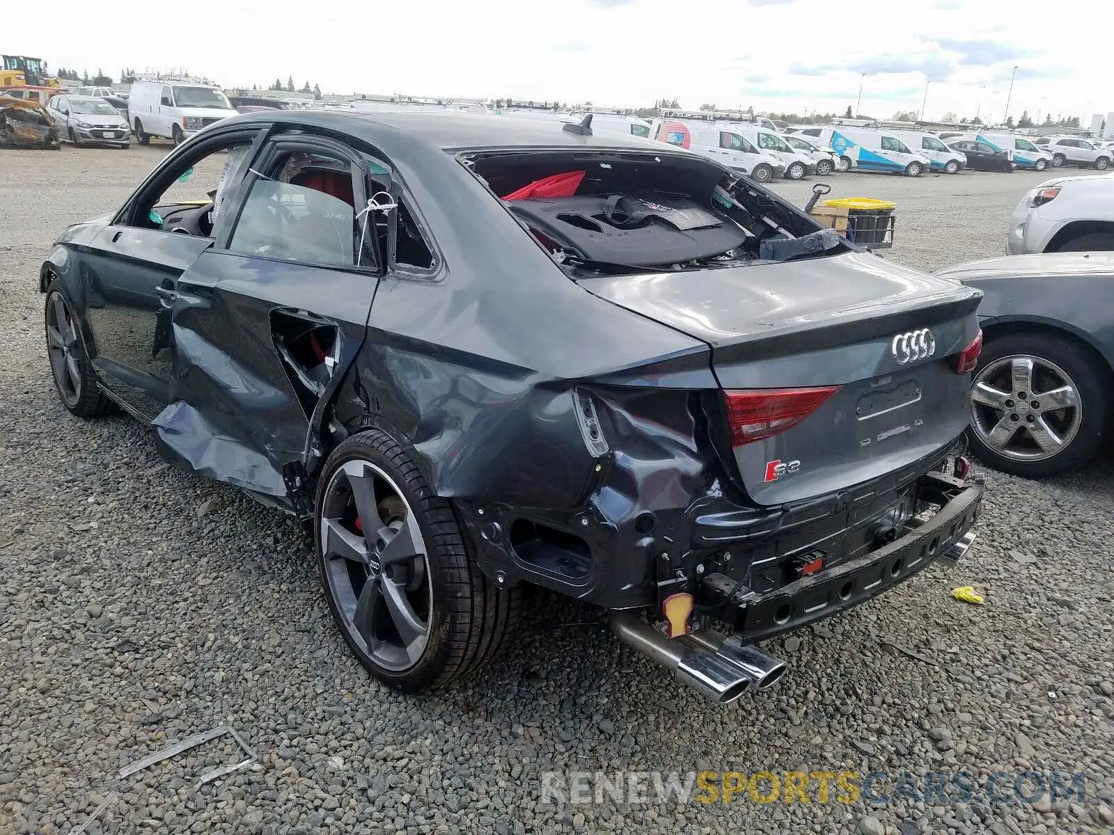 3 fotografías del automóvil dañado WAUB1GFF2KA102713 AUDI S3 2019