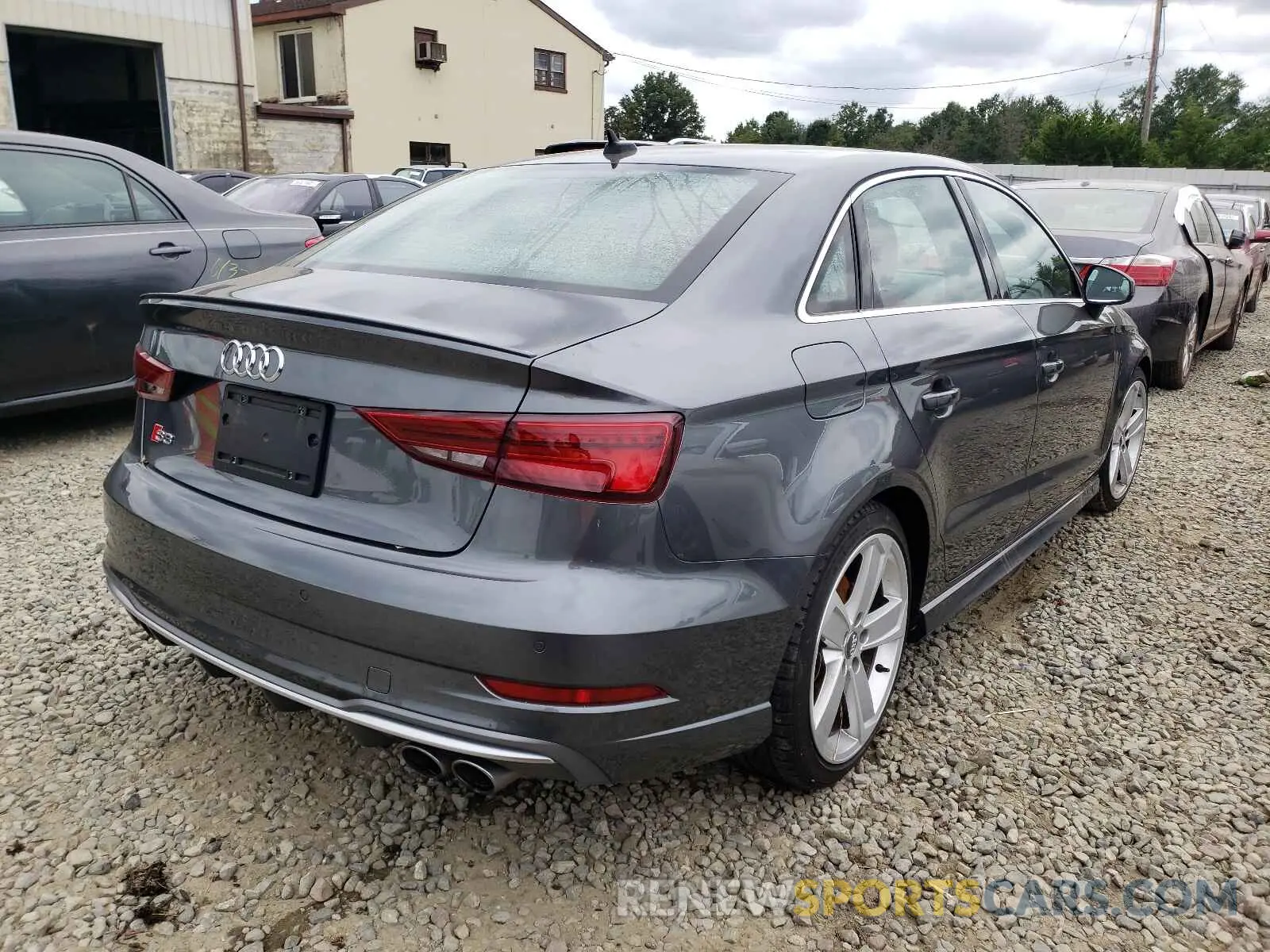 4 fotografías del automóvil dañado WAUB1GFF8K1021876 AUDI S3 2019