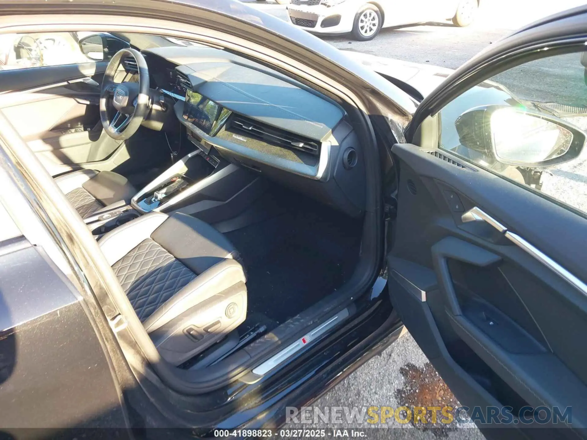 5 fotografías del automóvil dañado WAUH3DGYXNA004858 AUDI S3 2022