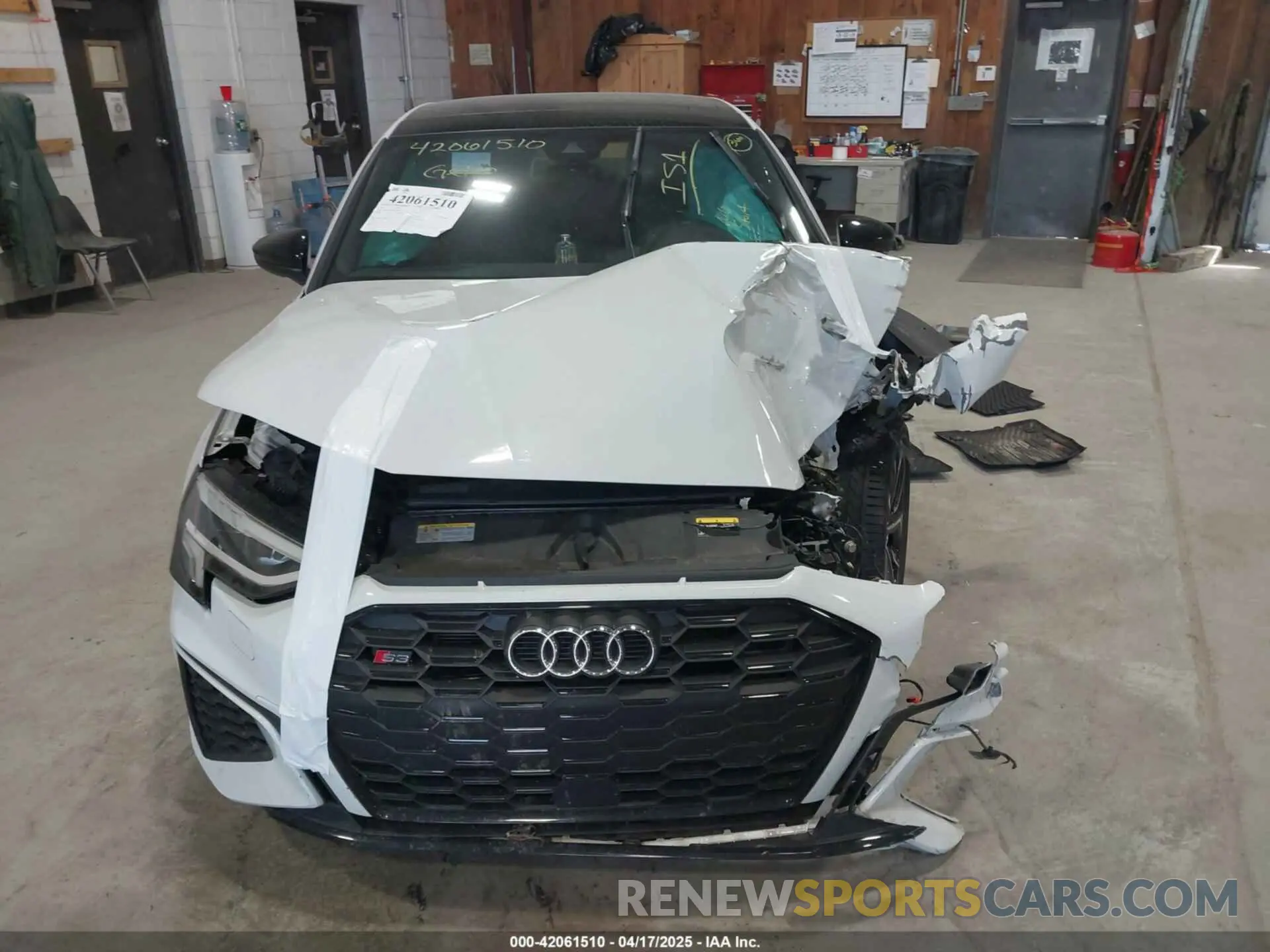 12 fotografías del automóvil dañado WAUG3DGY0PA045966 AUDI S3 2023