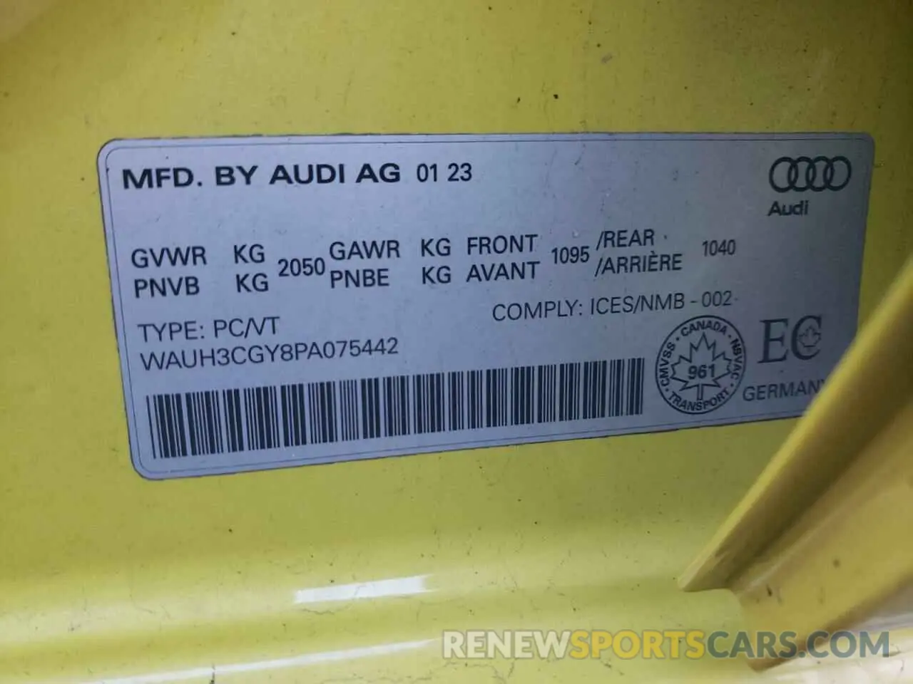 13 fotografías del automóvil dañado WAUH3CGY8PA075442 AUDI S3 2023