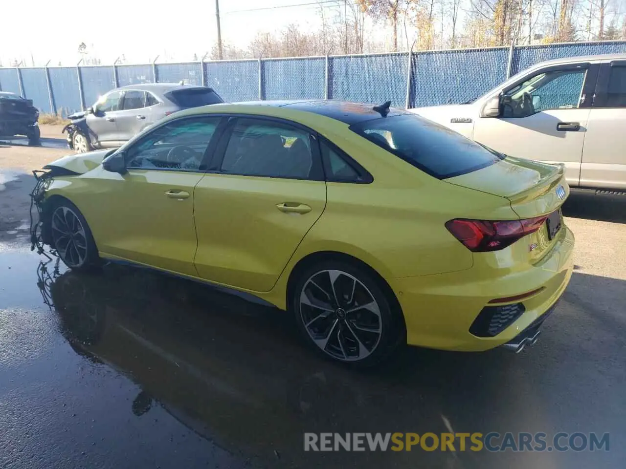 2 fotografías del automóvil dañado WAUH3CGY8PA075442 AUDI S3 2023