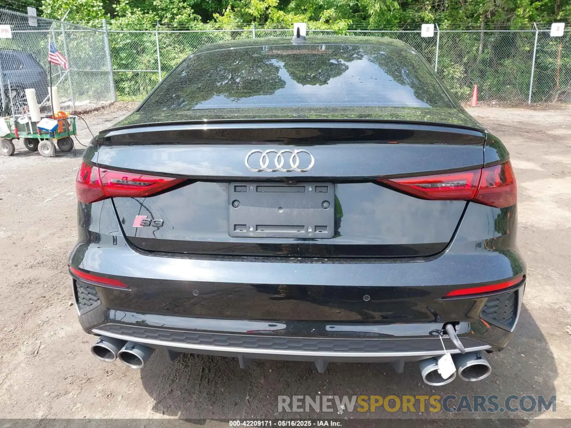 17 fotografías del automóvil dañado WAUH3DGY7PA033737 AUDI S3 2023