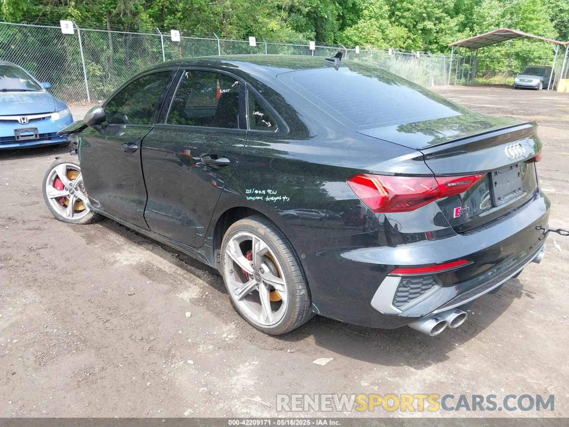 3 fotografías del automóvil dañado WAUH3DGY7PA033737 AUDI S3 2023