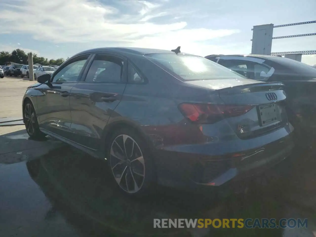 2 fotografías del automóvil dañado WAUH3DGY4RA079772 AUDI S3 2024