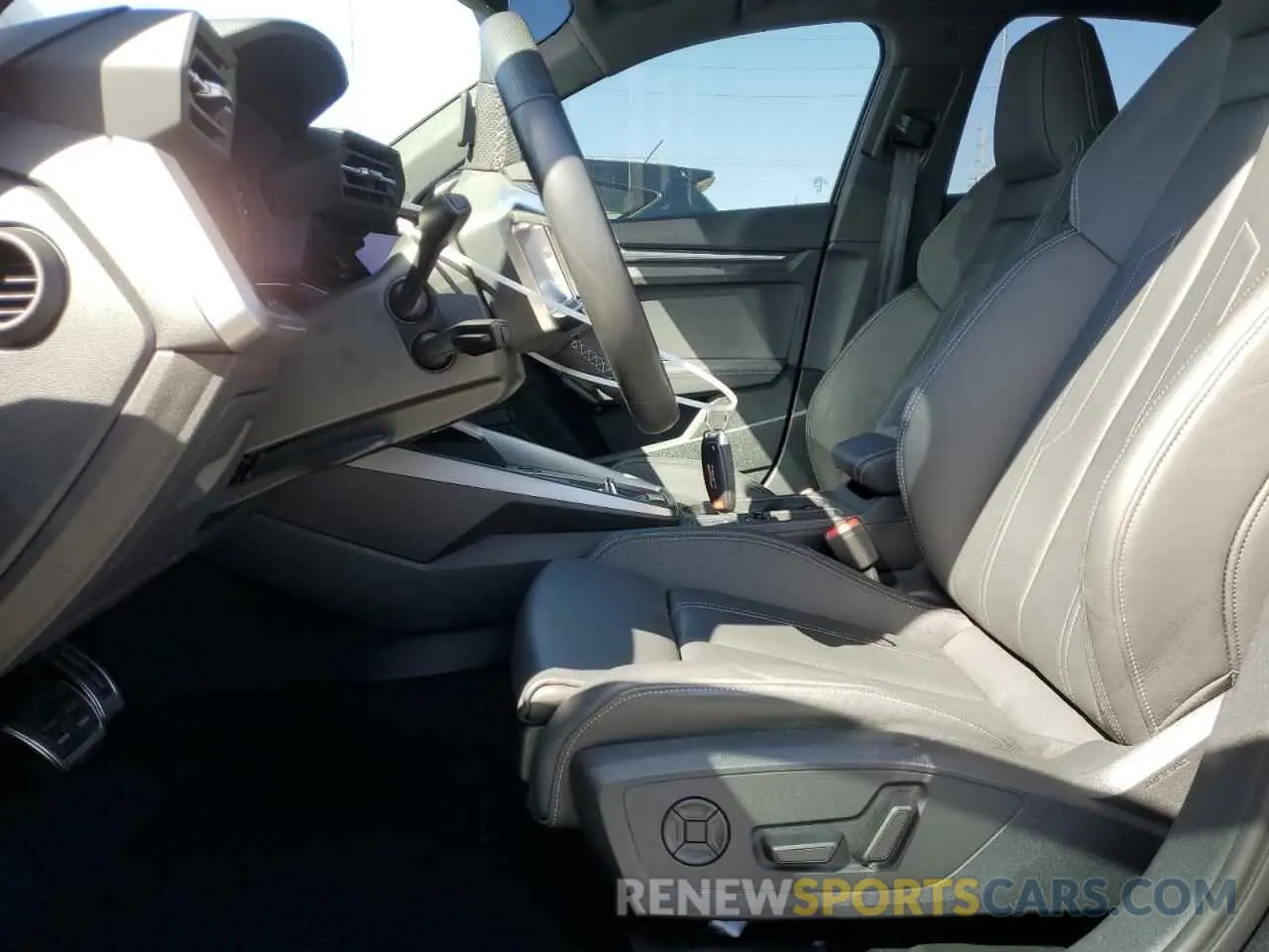 7 fotografías del automóvil dañado WAUH3DGY5RA066741 AUDI S3 2024
