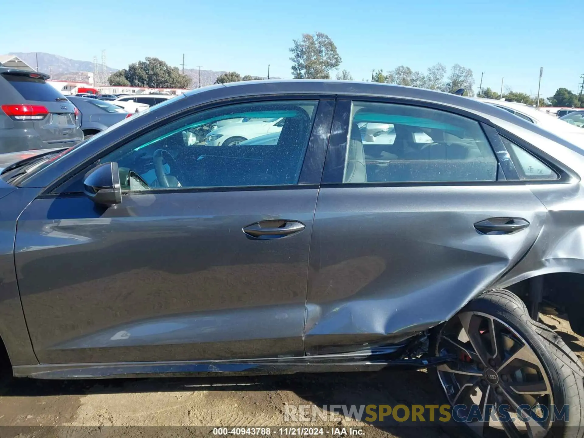 14 fotografías del automóvil dañado WAUH3DGY5RA083068 AUDI S3 2024