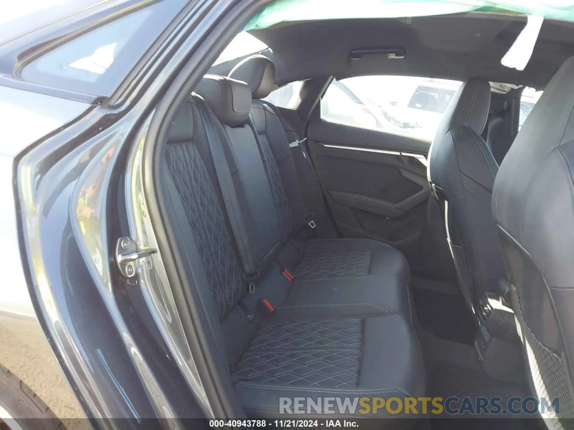 8 fotografías del automóvil dañado WAUH3DGY5RA083068 AUDI S3 2024