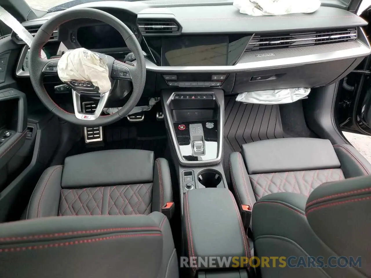 8 fotografías del automóvil dañado WAUH3DGY8RA134028 AUDI S3 2024