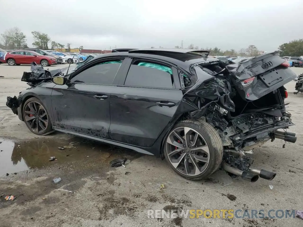 2 fotografías del automóvil dañado WAUH3DGY8RA134109 AUDI S3 2024