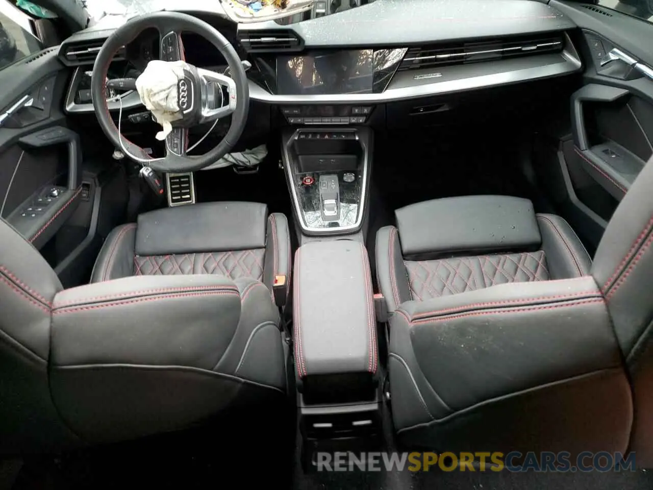 8 fotografías del automóvil dañado WAUH3DGY8RA134109 AUDI S3 2024