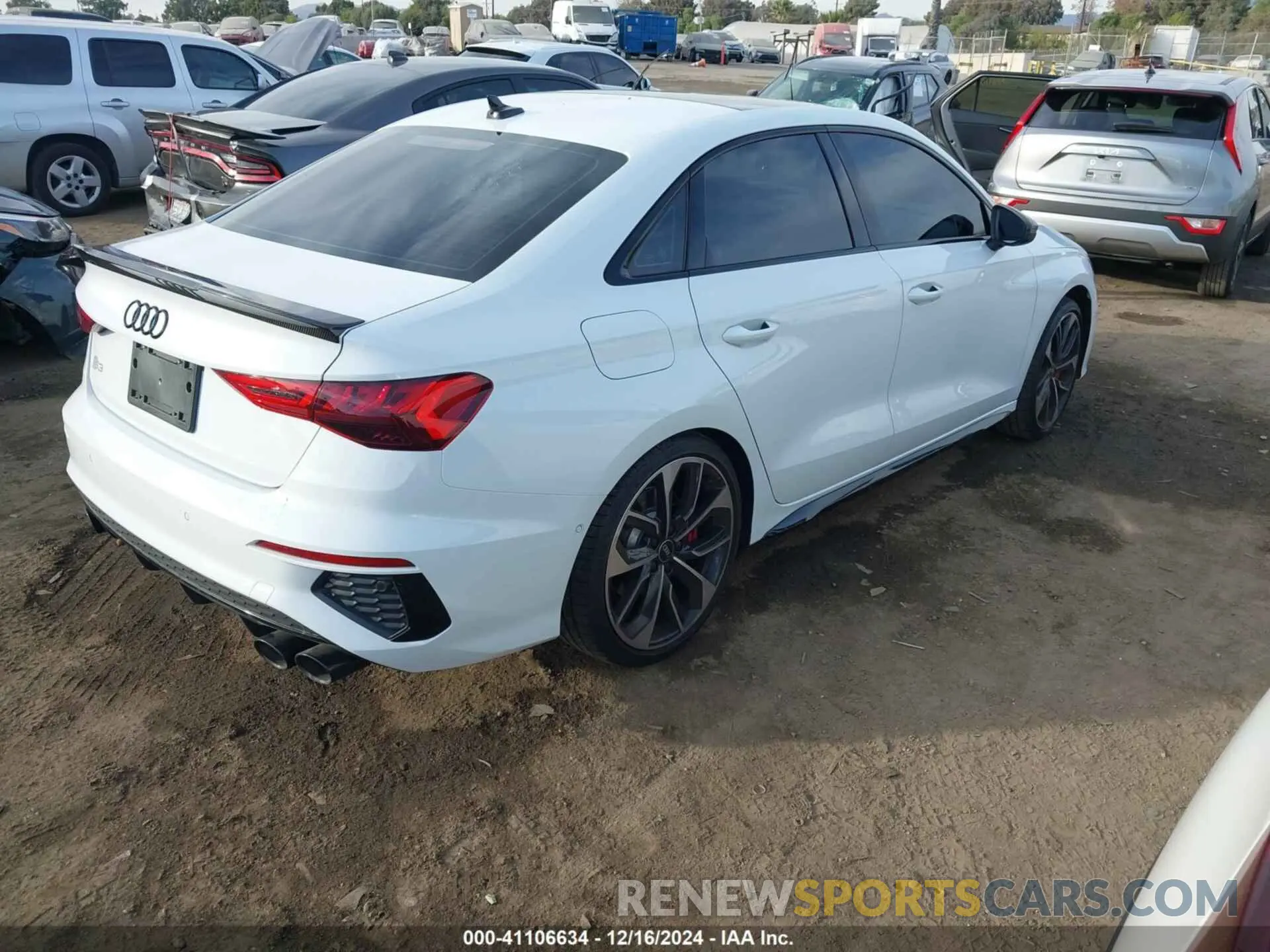 4 fotografías del automóvil dañado WAUJ3DGY8RA070820 AUDI S3 2024