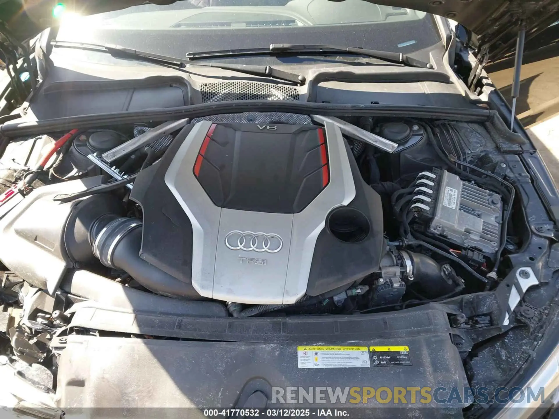 10 fotografías del automóvil dañado WAUA4AF40KA002169 AUDI S4 2019