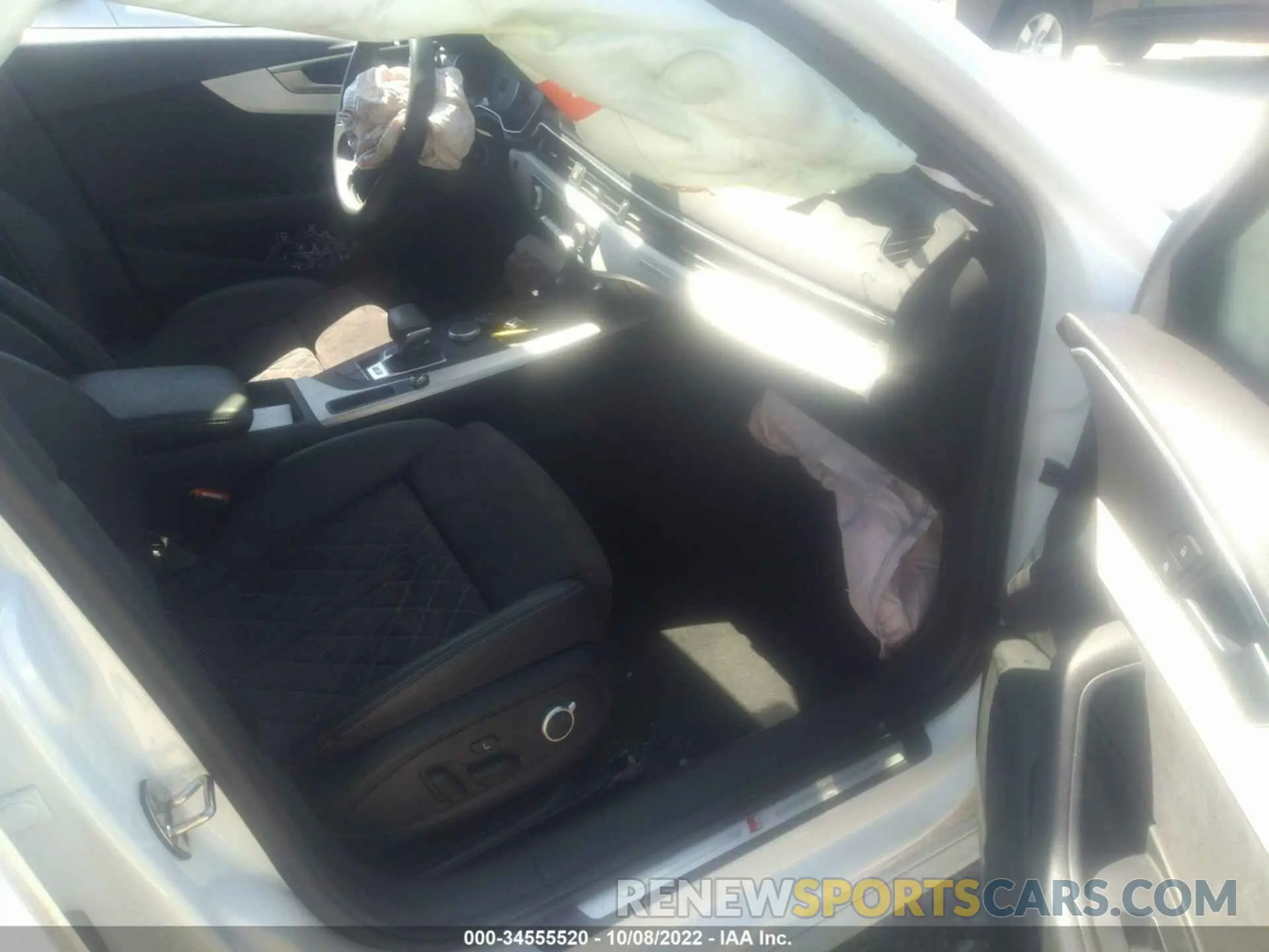 5 fotografías del automóvil dañado WAUA4AF45KA109184 AUDI S4 2019