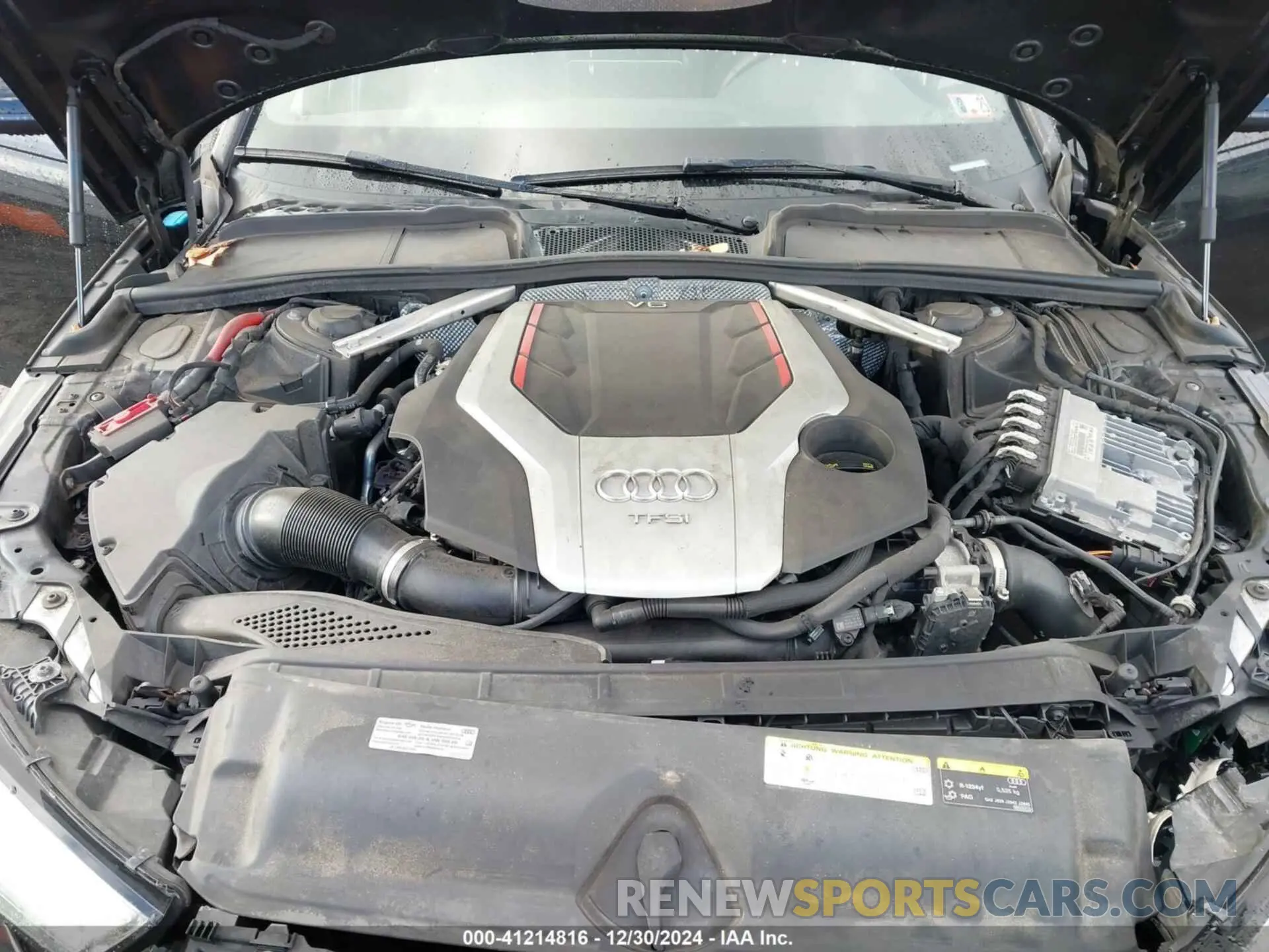 10 fotografías del automóvil dañado WAUB4AF45KA096103 AUDI S4 2019