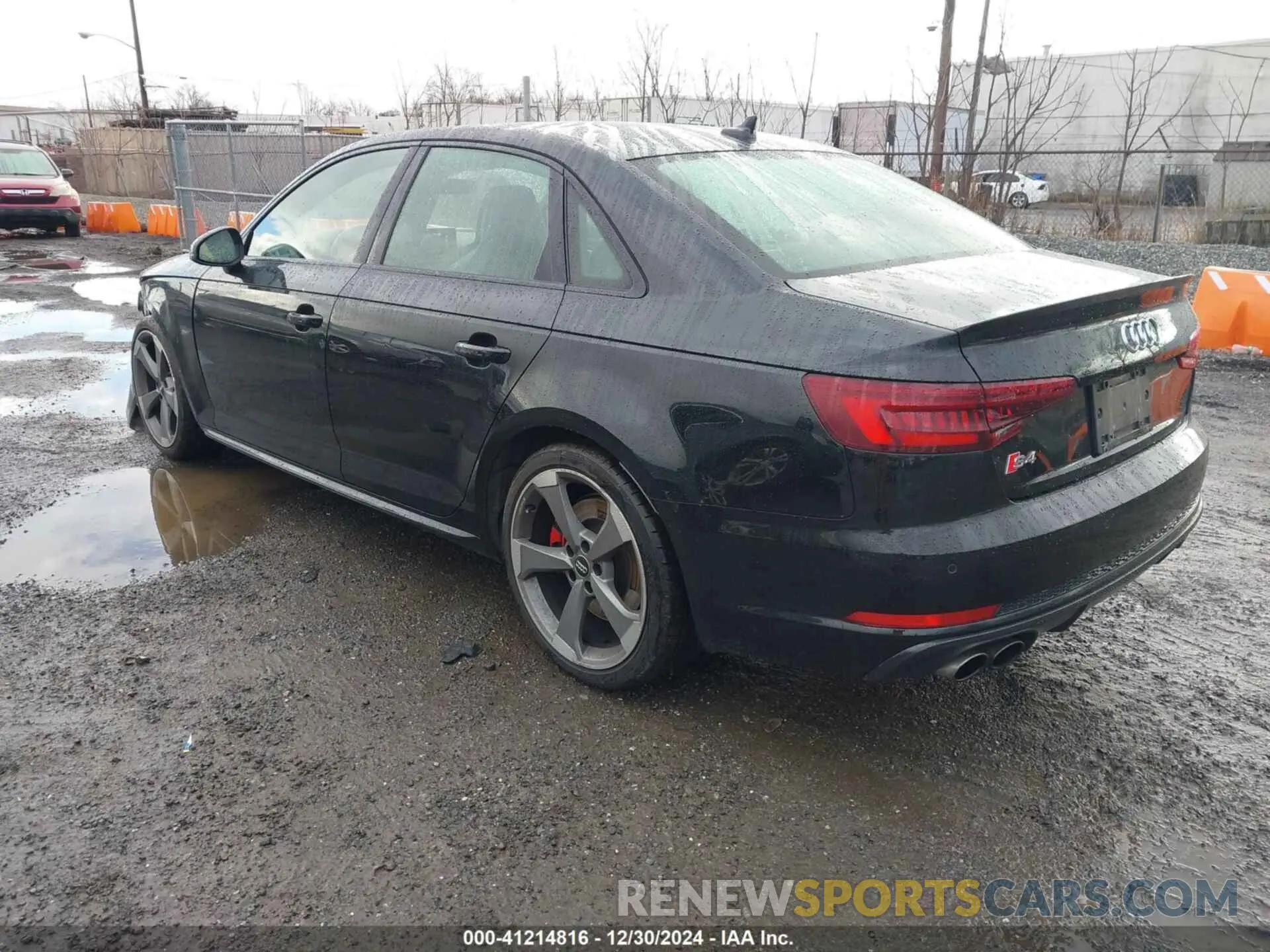3 fotografías del automóvil dañado WAUB4AF45KA096103 AUDI S4 2019