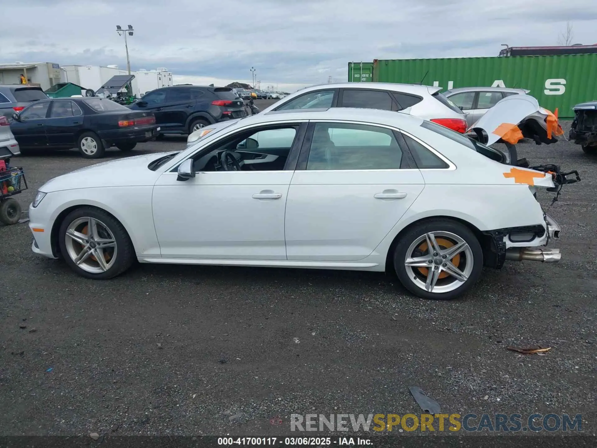 14 fotografías del automóvil dañado WAUB4AF46KA028361 AUDI S4 2019