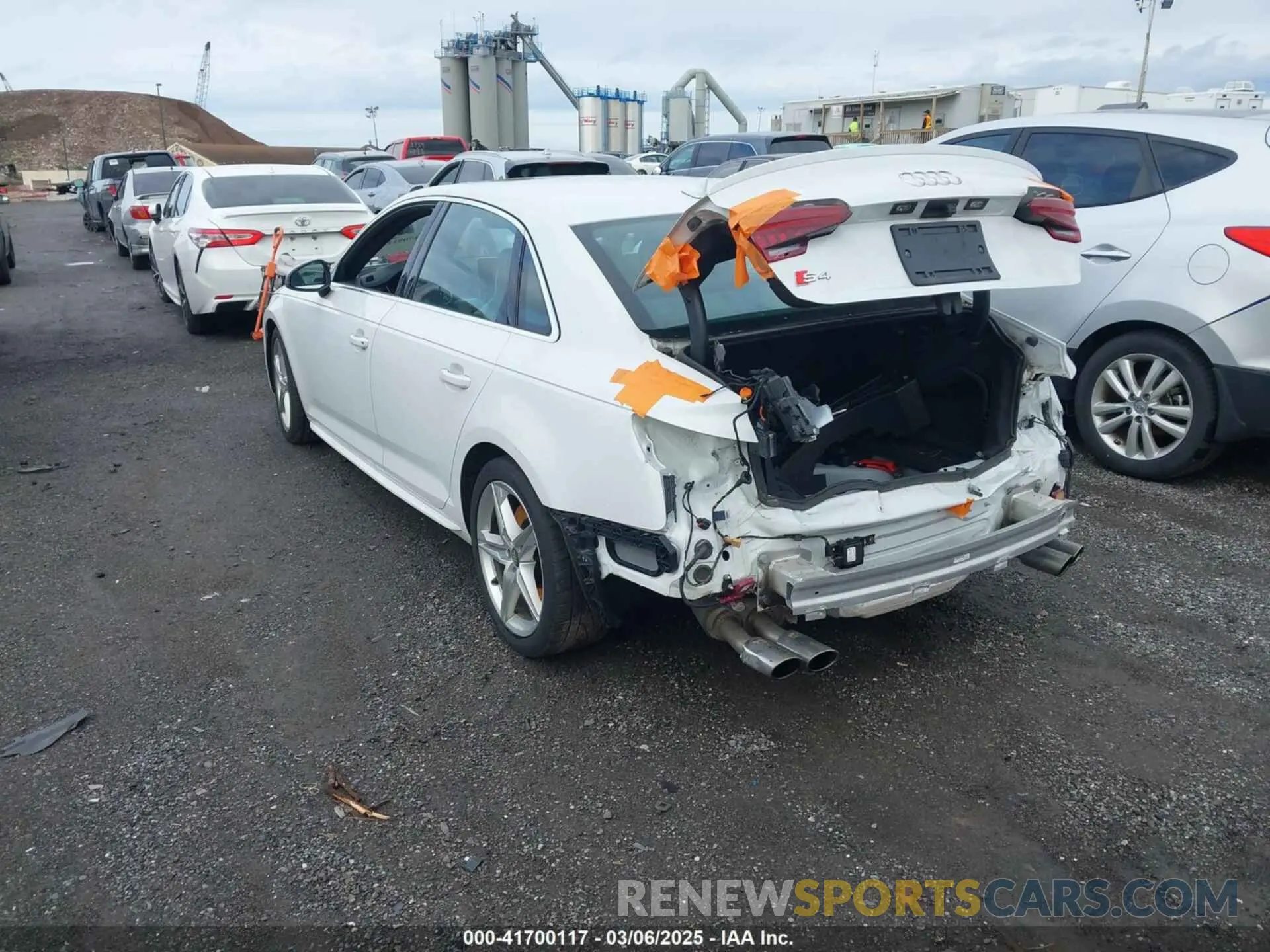 3 fotografías del automóvil dañado WAUB4AF46KA028361 AUDI S4 2019