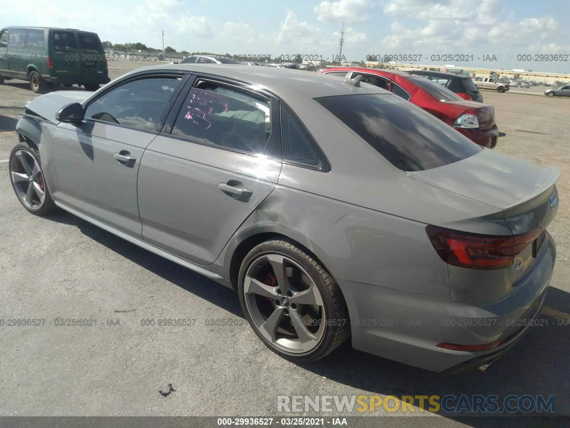 3 fotografías del automóvil dañado WAUB4AF47KA008619 AUDI S4 2019