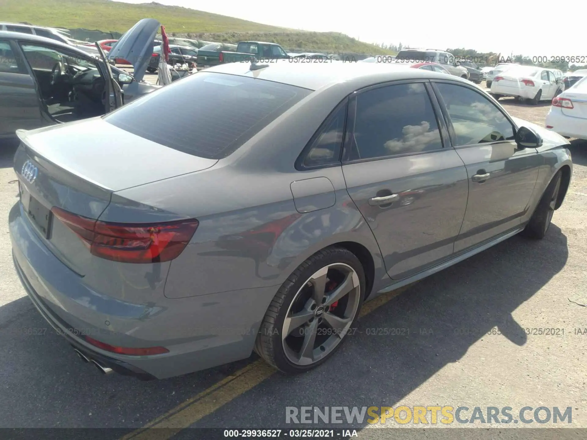 4 fotografías del automóvil dañado WAUB4AF47KA008619 AUDI S4 2019